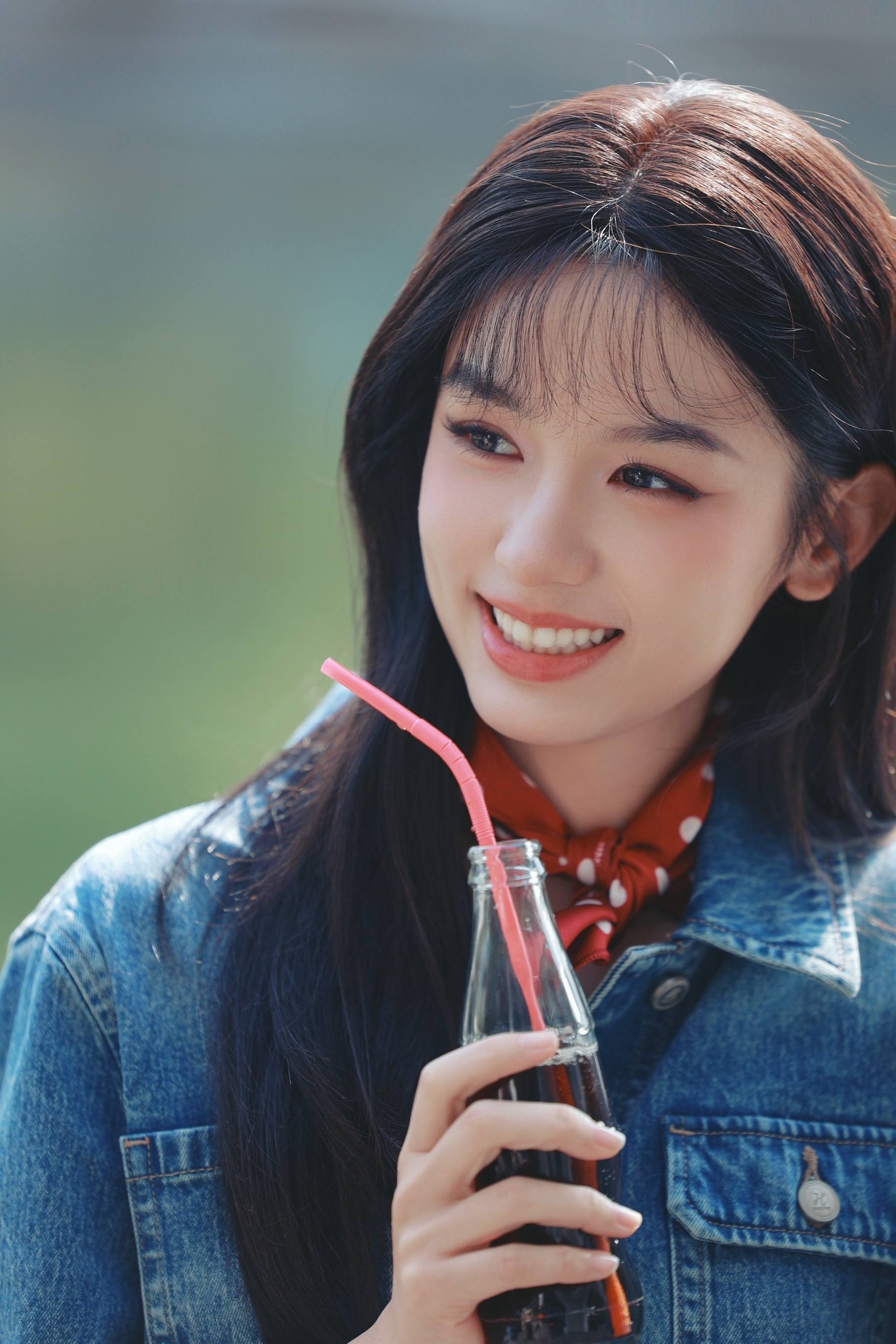 Ngắm mỹ nhân này như thấy cả biển xanh mây trắng nắng vàng: Hội tụ vẻ đẹp đất trời, đỉnh cao nhan sắc showbiz- Ảnh 1.