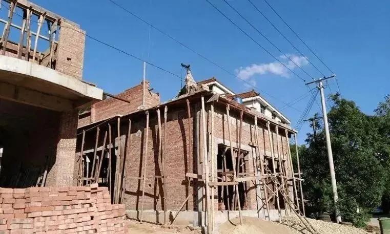 B&aacute;n căn nh&agrave; ở qu&ecirc; để lấy v&agrave;i trăm triệu: T&ocirc;i tưởng m&igrave;nh kh&ocirc;n ngoan, cho đến khi nhận ra vừa đ&aacute;nh mất một &ldquo;đường lui&rdquo; t&agrave;i ch&iacute;nh- Ảnh 2.