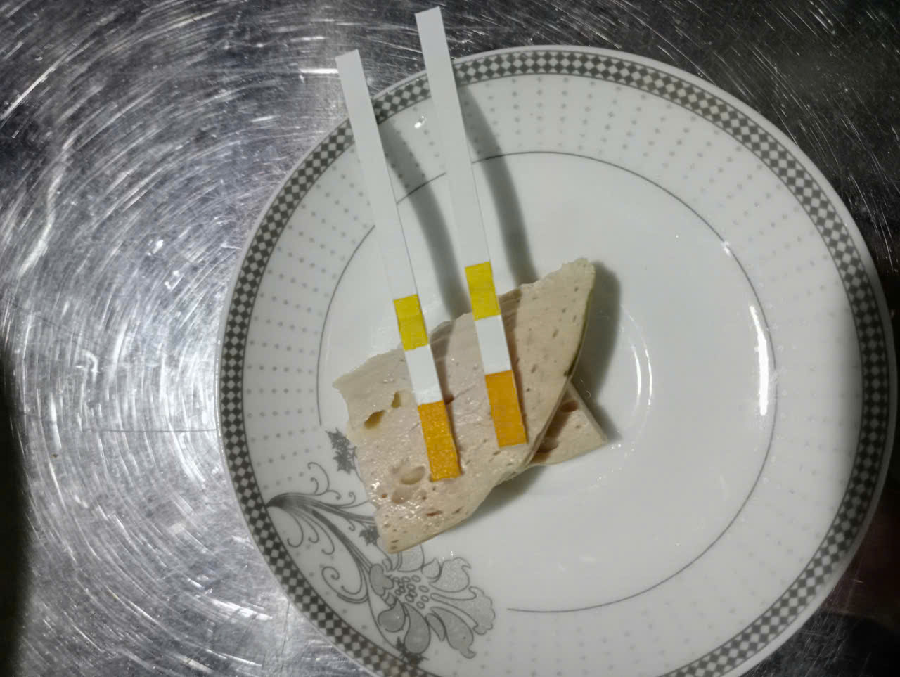 750 c&acirc;y gi&ograve;, 720 t&uacute;i x&uacute;c x&iacute;ch chứa chất cấm: Khởi tố mẹ con chủ cơ sở tại chợ đầu mối Đ&ocirc;ng Tảo- Ảnh 3.