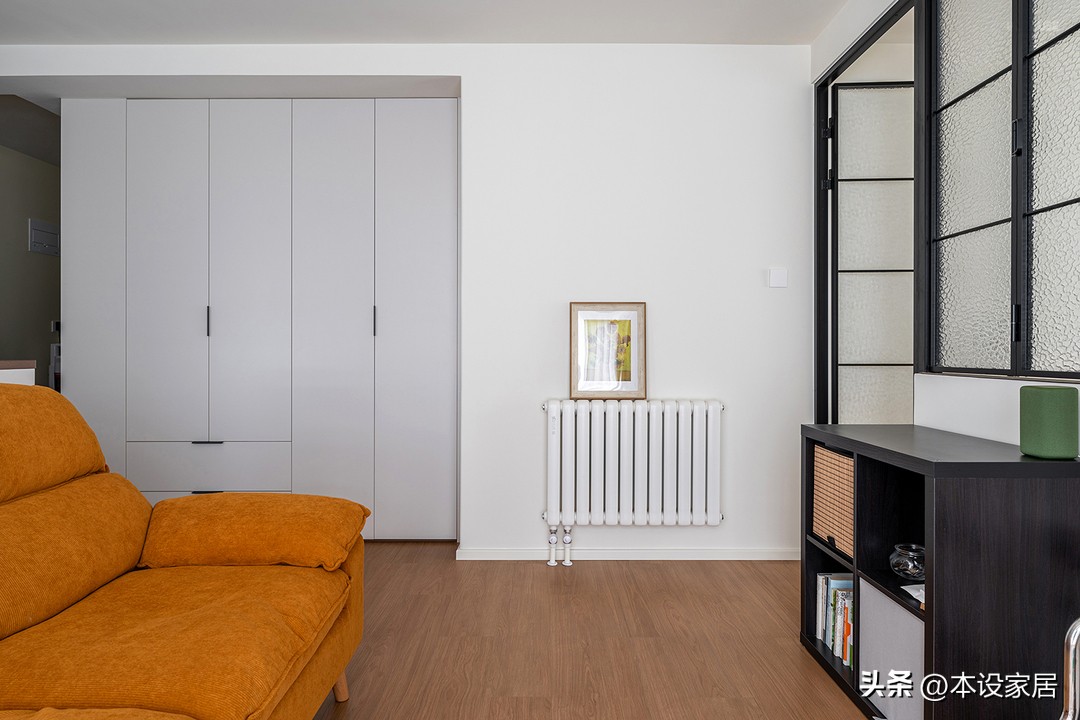 Căn hộ 40m&sup2; mẹ tặng con g&aacute;i g&acirc;y ch&uacute; &yacute;: Thiết kế mở, v&aacute;ch k&iacute;nh th&ocirc;ng minh v&agrave; b&agrave;i to&aacute;n t&agrave;i ch&iacute;nh cực hiệu quả- Ảnh 4.