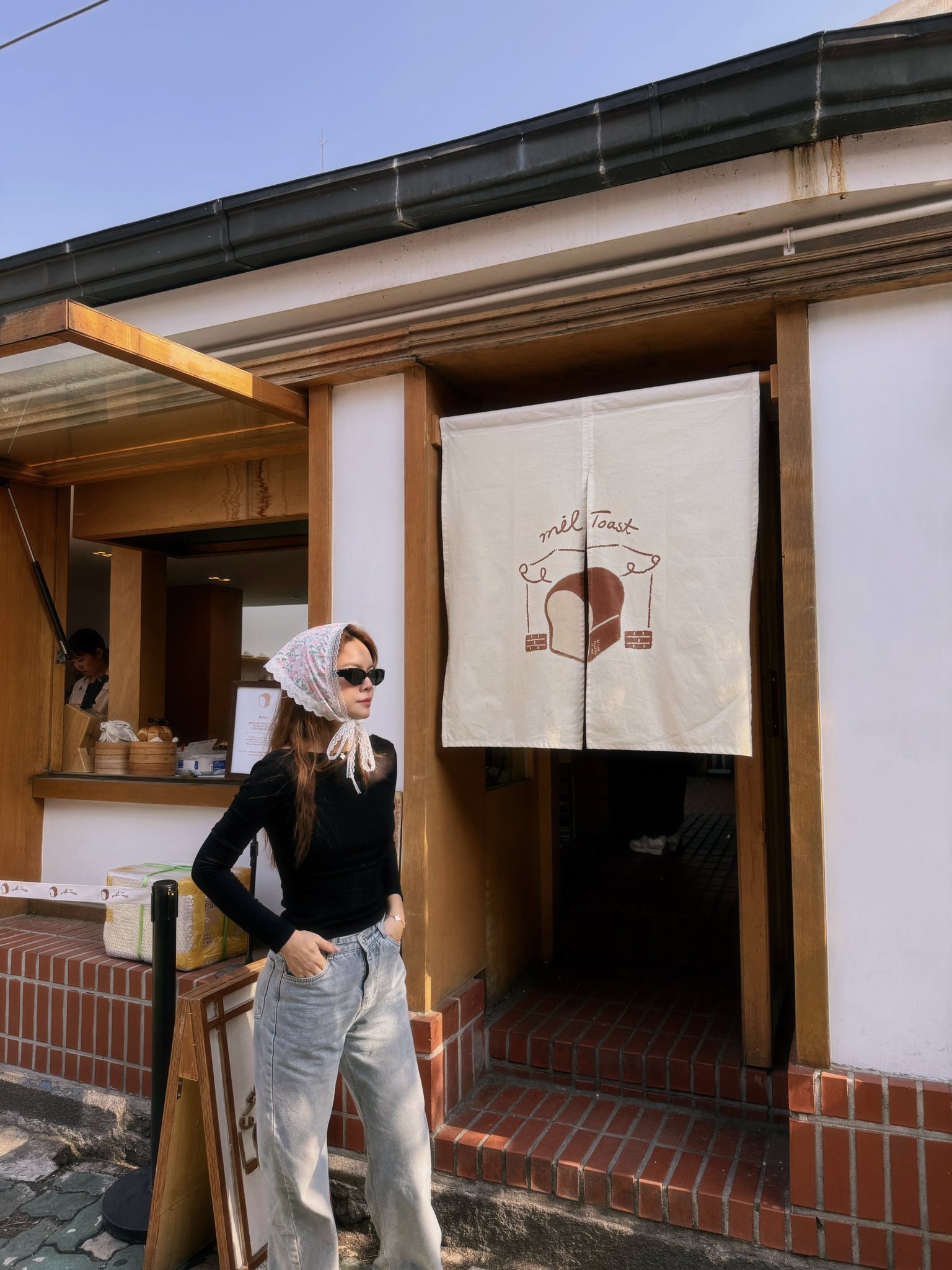 Một mỹ nh&acirc;n Việt ngo&agrave;i 40 tuổi mặc quần jeans cực xuất sắc, mix đồ đa dạng ngắm m&atilde;i kh&ocirc;ng ch&aacute;n- Ảnh 8.