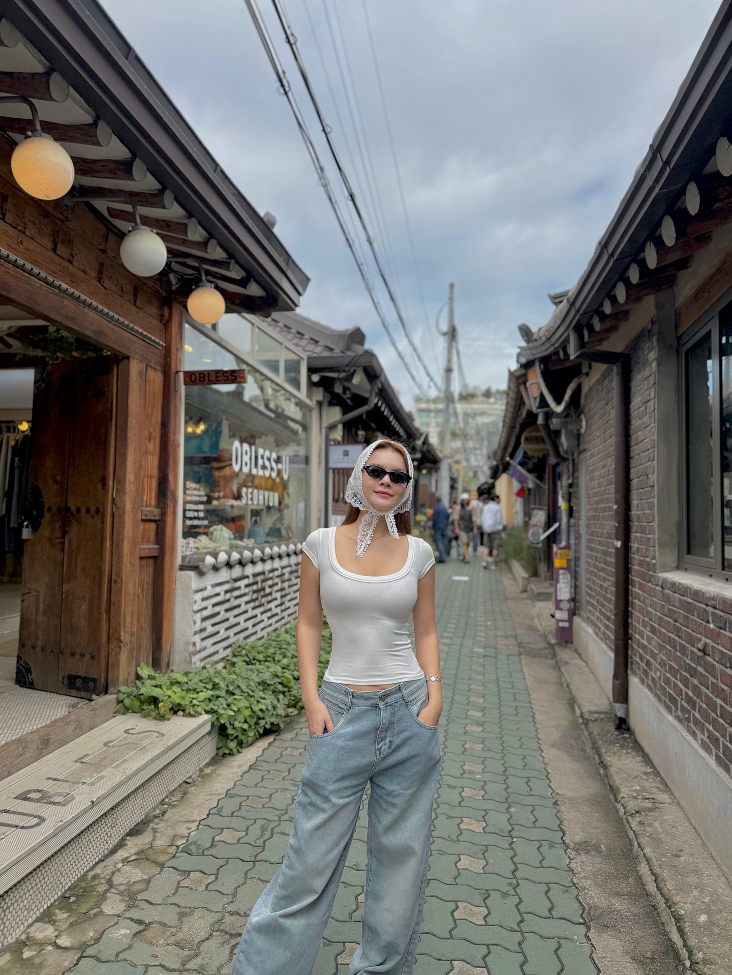 Một mỹ nh&acirc;n Việt ngo&agrave;i 40 tuổi mặc quần jeans cực xuất sắc, mix đồ đa dạng ngắm m&atilde;i kh&ocirc;ng ch&aacute;n- Ảnh 7.