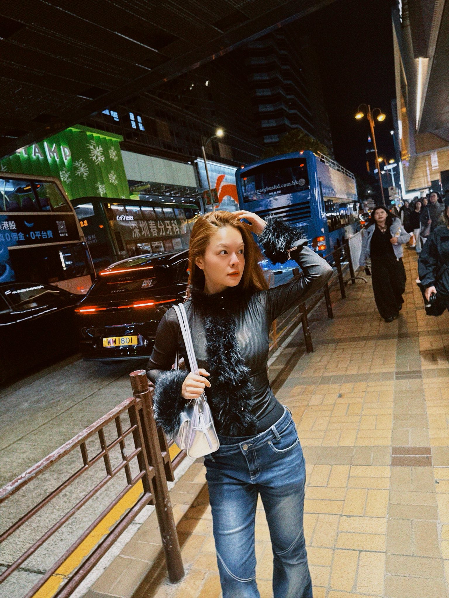 Một mỹ nh&acirc;n Việt ngo&agrave;i 40 tuổi mặc quần jeans cực xuất sắc, mix đồ đa dạng ngắm m&atilde;i kh&ocirc;ng ch&aacute;n- Ảnh 3.