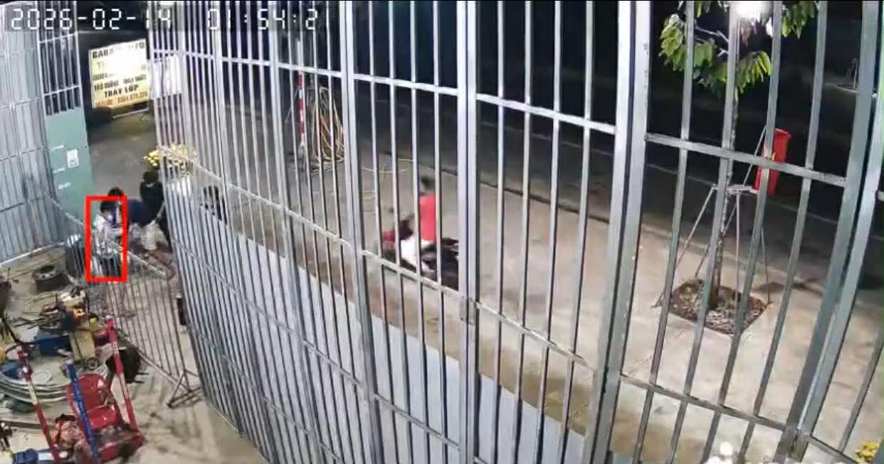 Nam thanh niên bị nhóm 8 đối tượng chặn chém, cướp sạch tài sản khi đang trên đường về quê ăn Tết- Ảnh 1. Nam thanh niên bị nhóm 8 đối tượng chặn chém, cướp sạch tài sản khi đang trên đường về quê ăn Tết- Ảnh 1.