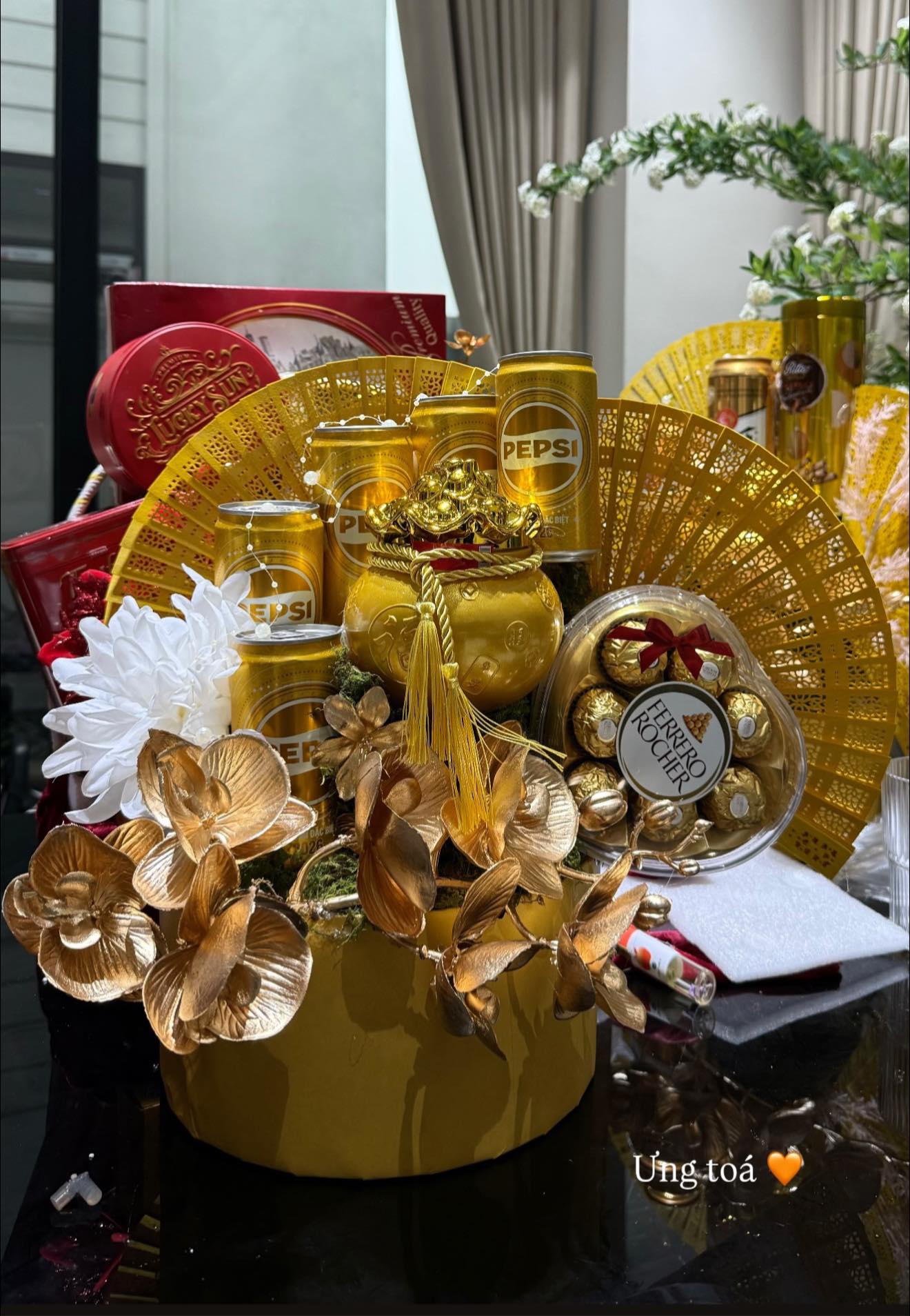 Vợ Th&agrave;nh Chung khoe kh&eacute;o biệt thự lộng lẫy ng&agrave;y Tết: Chồng lo dọn dẹp, vợ trổ t&agrave;i nữ c&ocirc;ng gia ch&aacute;nh điểm 10- Ảnh 3.