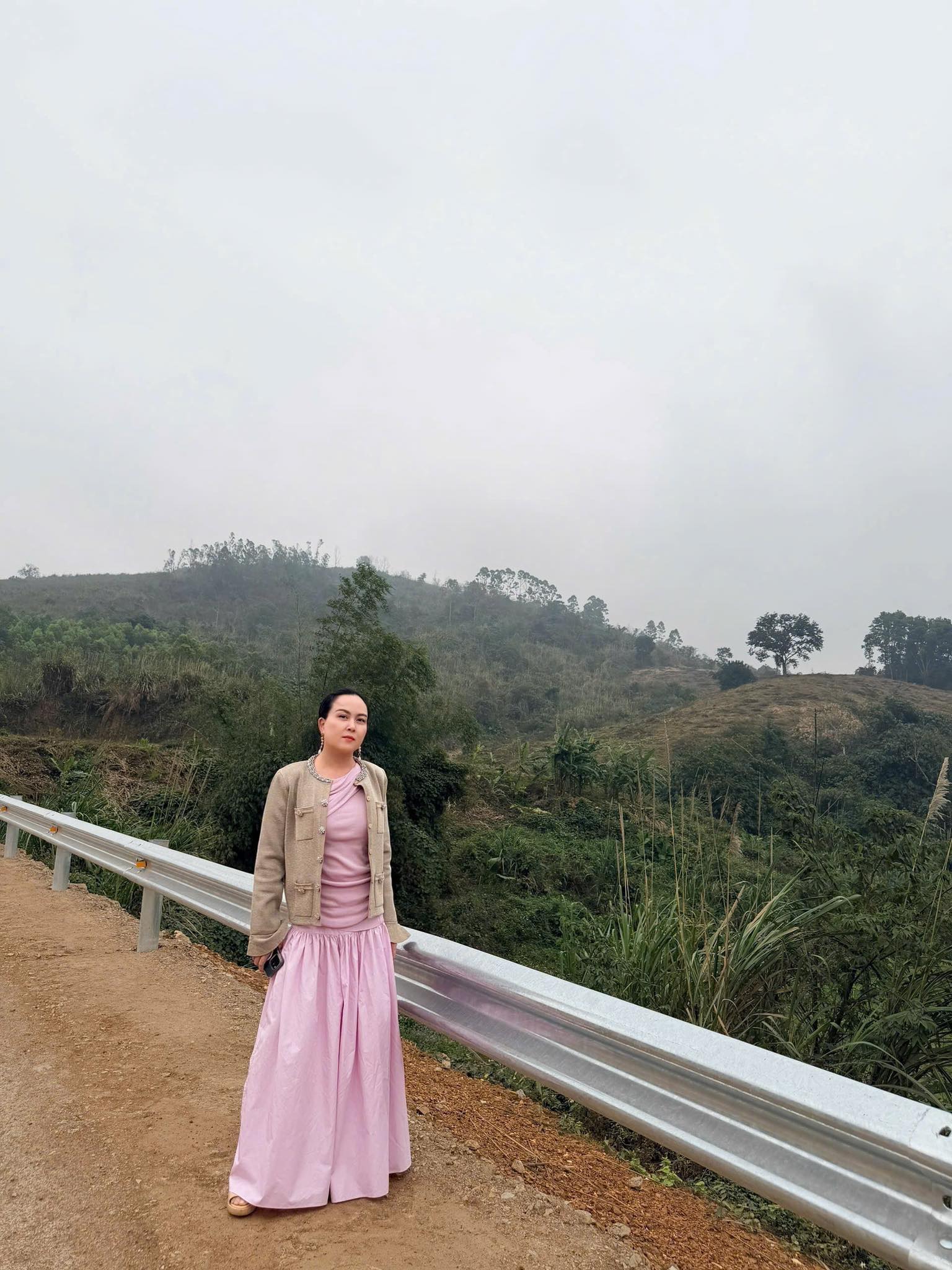 Vợ cũ hơn 9 tuổi của Qu&aacute;ch Ngọc Ngoan vừa c&ocirc;ng khai thẳng một chuyện- Ảnh 1.