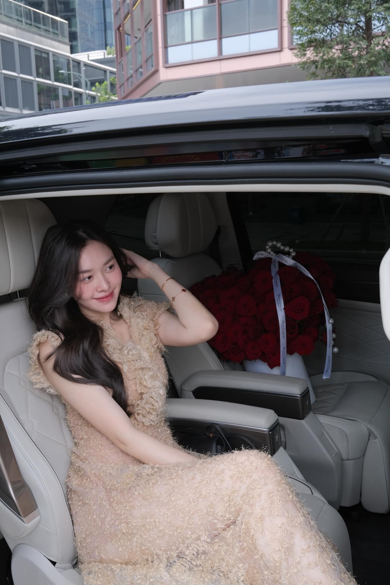 &Aacute; hậu Việt lộ th&ecirc;m hint đang mang thai- Ảnh 5.