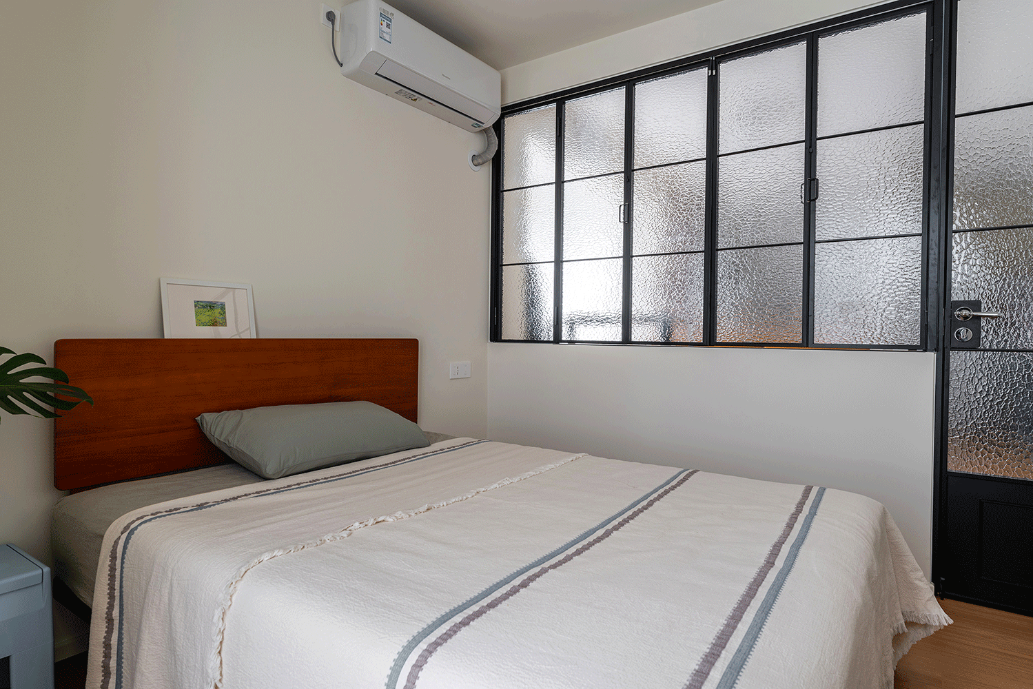 Căn hộ 40m&sup2; mẹ tặng con g&aacute;i g&acirc;y ch&uacute; &yacute;: Thiết kế mở, v&aacute;ch k&iacute;nh th&ocirc;ng minh v&agrave; b&agrave;i to&aacute;n t&agrave;i ch&iacute;nh cực hiệu quả- Ảnh 14.