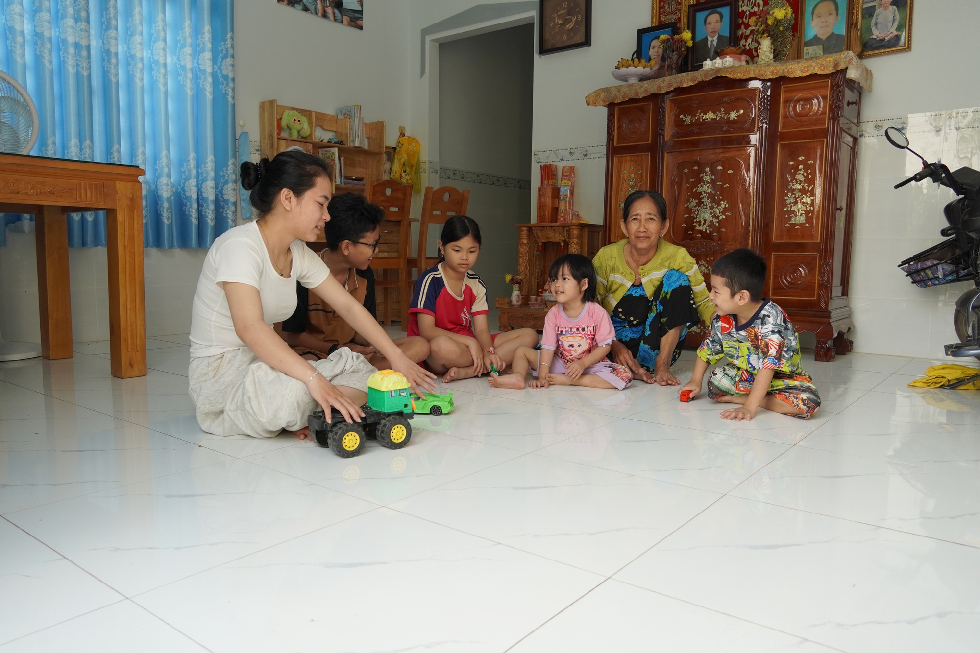 Tết ấm của 5 chị em mồ c&ocirc;i ở Đồng Th&aacute;p- Ảnh 9.