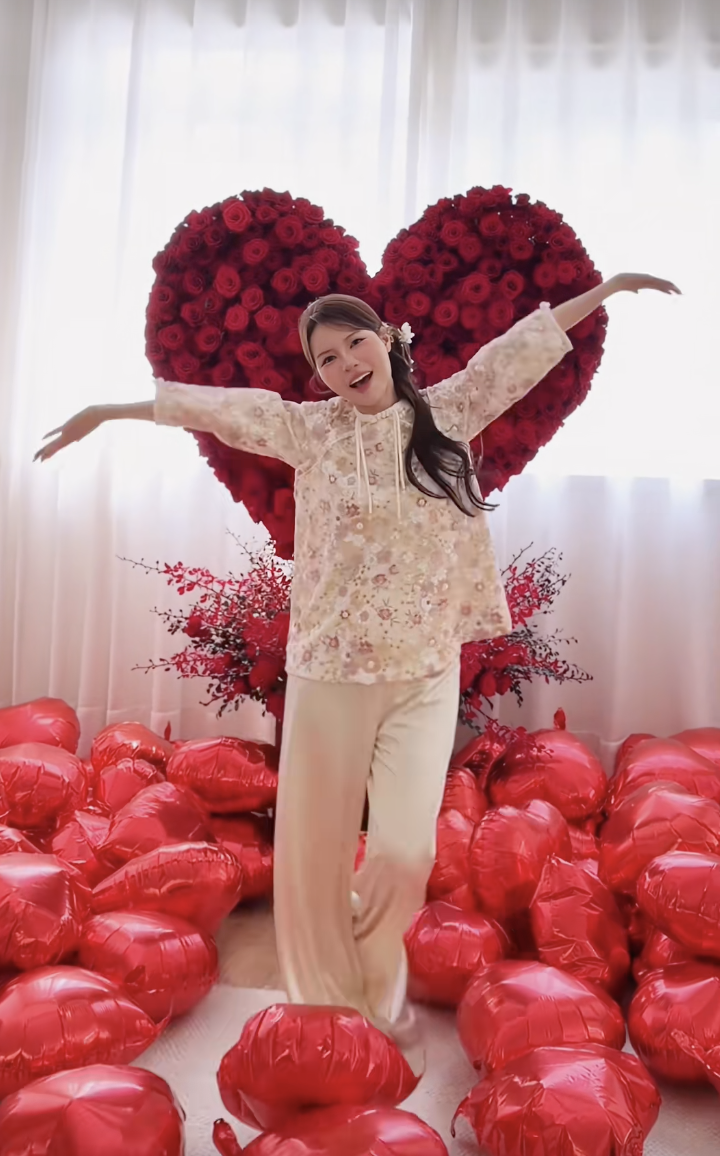 Chốt sổ ng&agrave;y Valentine: Quy&ecirc;n Qui, bạn g&aacute;i HIEUTHUHAI hạnh ph&uacute;c ngập tr&agrave;n, một cặp đ&ocirc;i bỗng im ru- Ảnh 4.