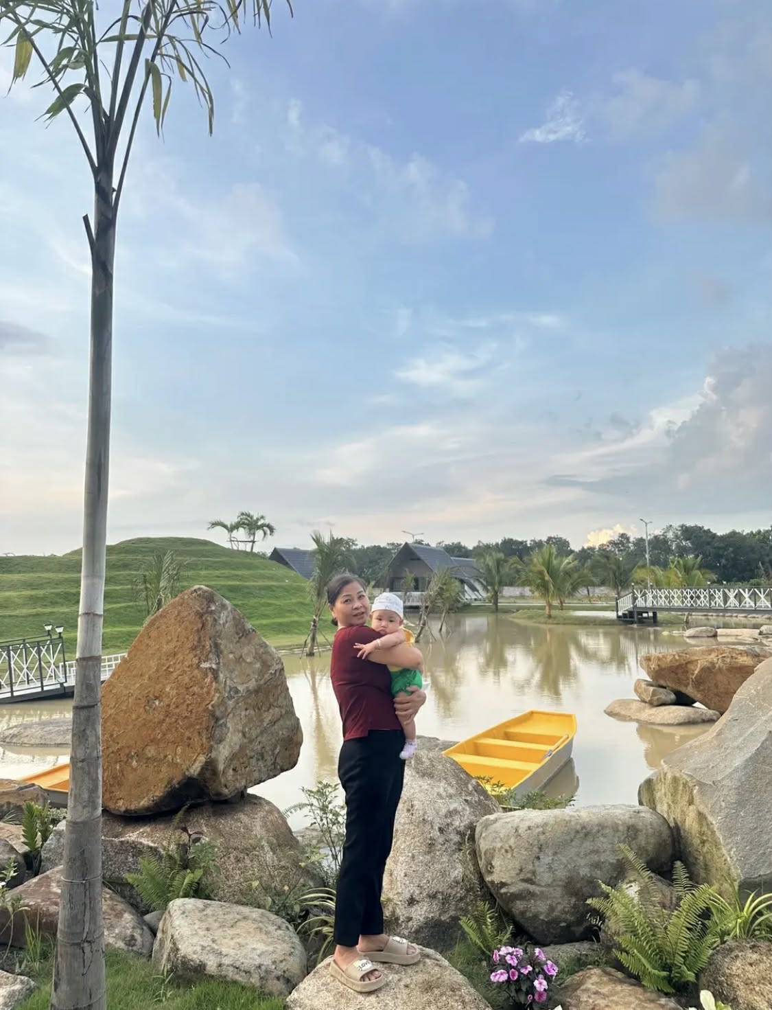 B&agrave; nội &ocirc;m mặt kh&oacute;c nức nở khi ch&aacute;u 7 th&aacute;ng tuổi xa 1.100 km bất ngờ về thăm- Ảnh 3.