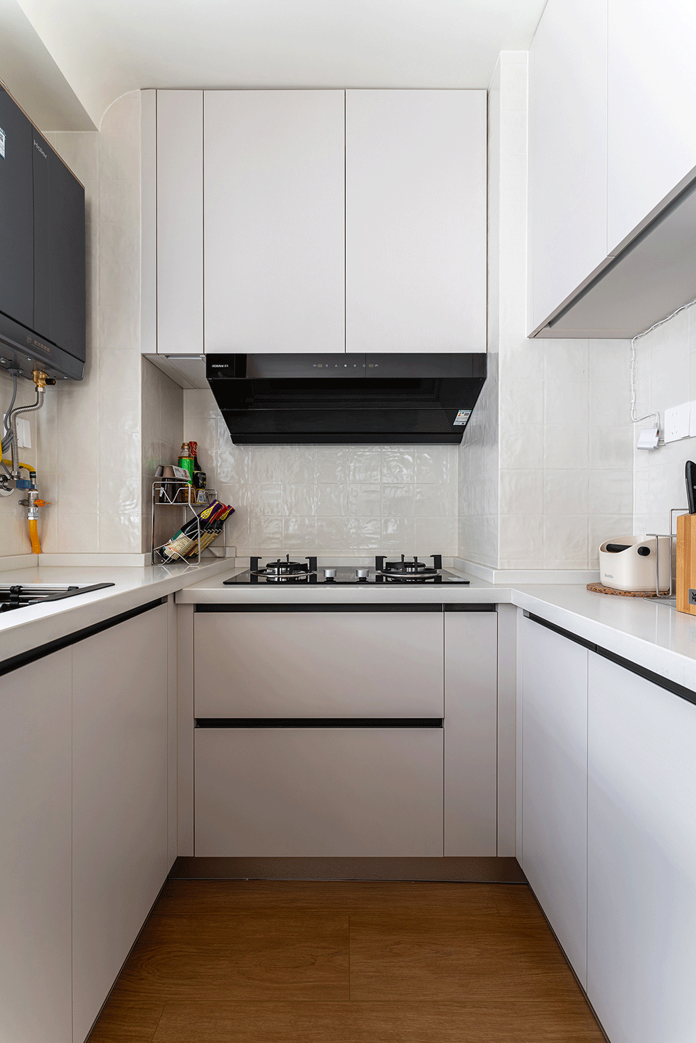 Căn hộ 40m&sup2; mẹ tặng con g&aacute;i g&acirc;y ch&uacute; &yacute;: Thiết kế mở, v&aacute;ch k&iacute;nh th&ocirc;ng minh v&agrave; b&agrave;i to&aacute;n t&agrave;i ch&iacute;nh cực hiệu quả- Ảnh 7.