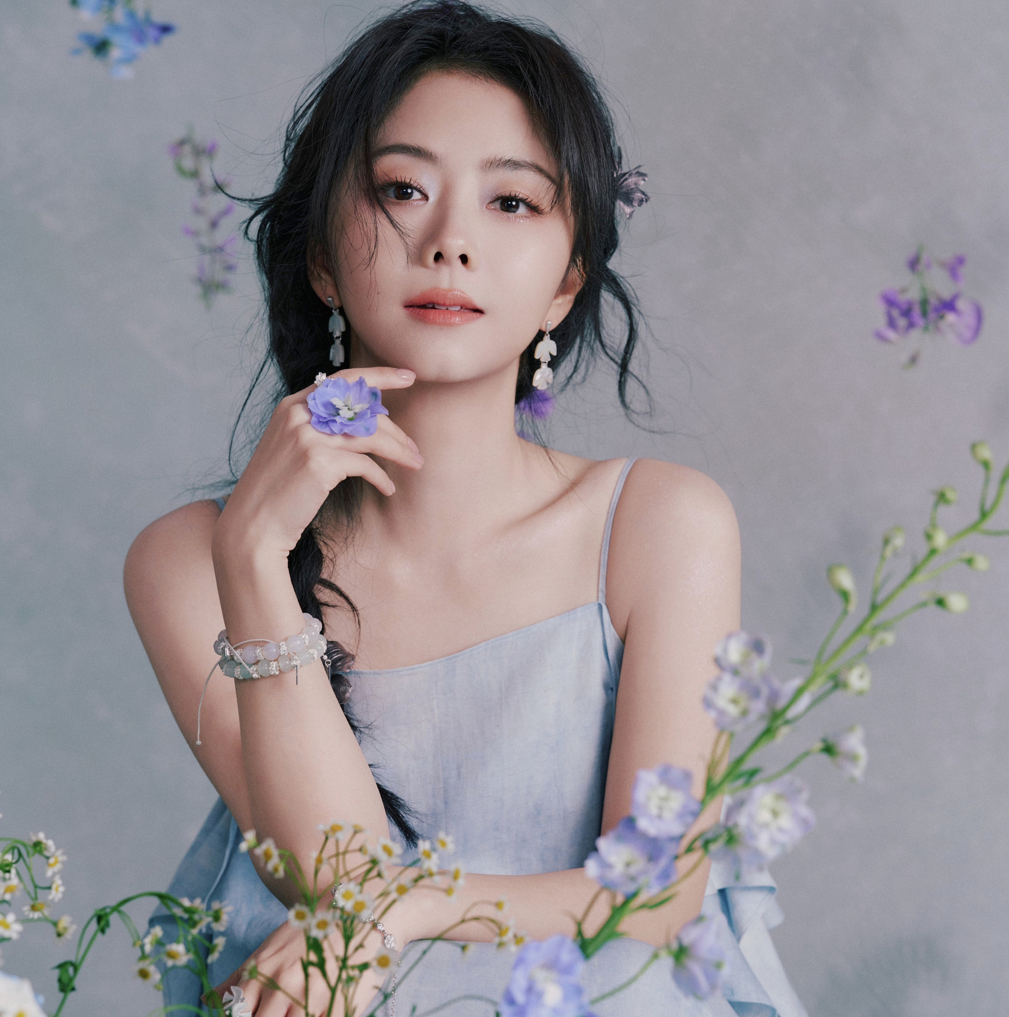 Mỹ nhân tuổi Ngựa duy nhất bị 100 đoàn phim từ chối vì mặt non choẹt, giờ là nữ hoàng rating không ai đọ nổi- Ảnh 2. Mỹ nhân tuổi Ngựa duy nhất bị 100 đoàn phim từ chối vì mặt non choẹt, giờ là nữ hoàng rating không ai đọ nổi- Ảnh 2.