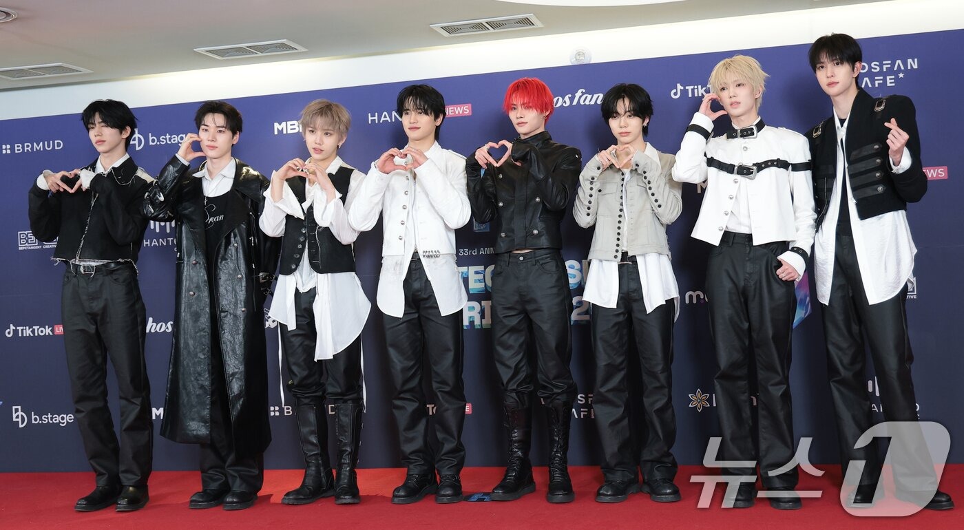 Thảm đỏ Hanteo Music Awards 2026: Tiffany (SNSD) rạng rỡ xinh hút hồn, át hết dàn mỹ nhân đàn em- Ảnh 26. Thảm đỏ Hanteo Music Awards 2026: Tiffany (SNSD) rạng rỡ xinh hút hồn, át hết dàn mỹ nhân đàn em- Ảnh 26.