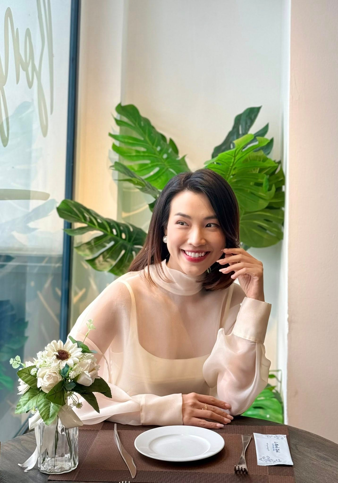 MC Ho&agrave;ng Oanh sau 4 năm ly h&ocirc;n- Ảnh 5.