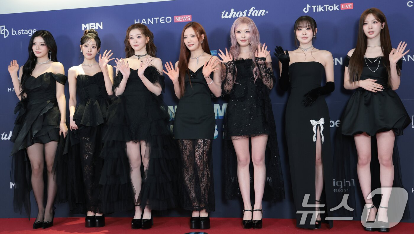 Thảm đỏ Hanteo Music Awards 2026: Tiffany (SNSD) rạng rỡ xinh hút hồn, át hết dàn mỹ nhân đàn em- Ảnh 11. Thảm đỏ Hanteo Music Awards 2026: Tiffany (SNSD) rạng rỡ xinh hút hồn, át hết dàn mỹ nhân đàn em- Ảnh 11.