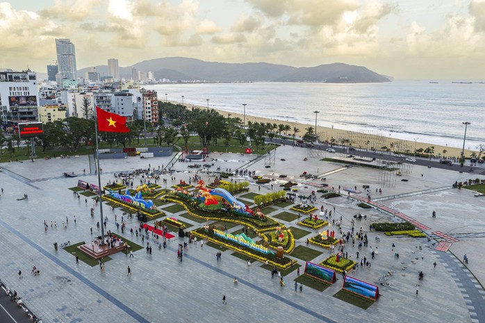 Đổ xô check-in linh vật ngựa “mặt cộc” gây bão mạng xã hội ở phố biển Quy Nhơn - Ảnh 6. Đổ xô check-in linh vật ngựa “mặt cộc” gây bão mạng xã hội ở phố biển Quy Nhơn - Ảnh 6.