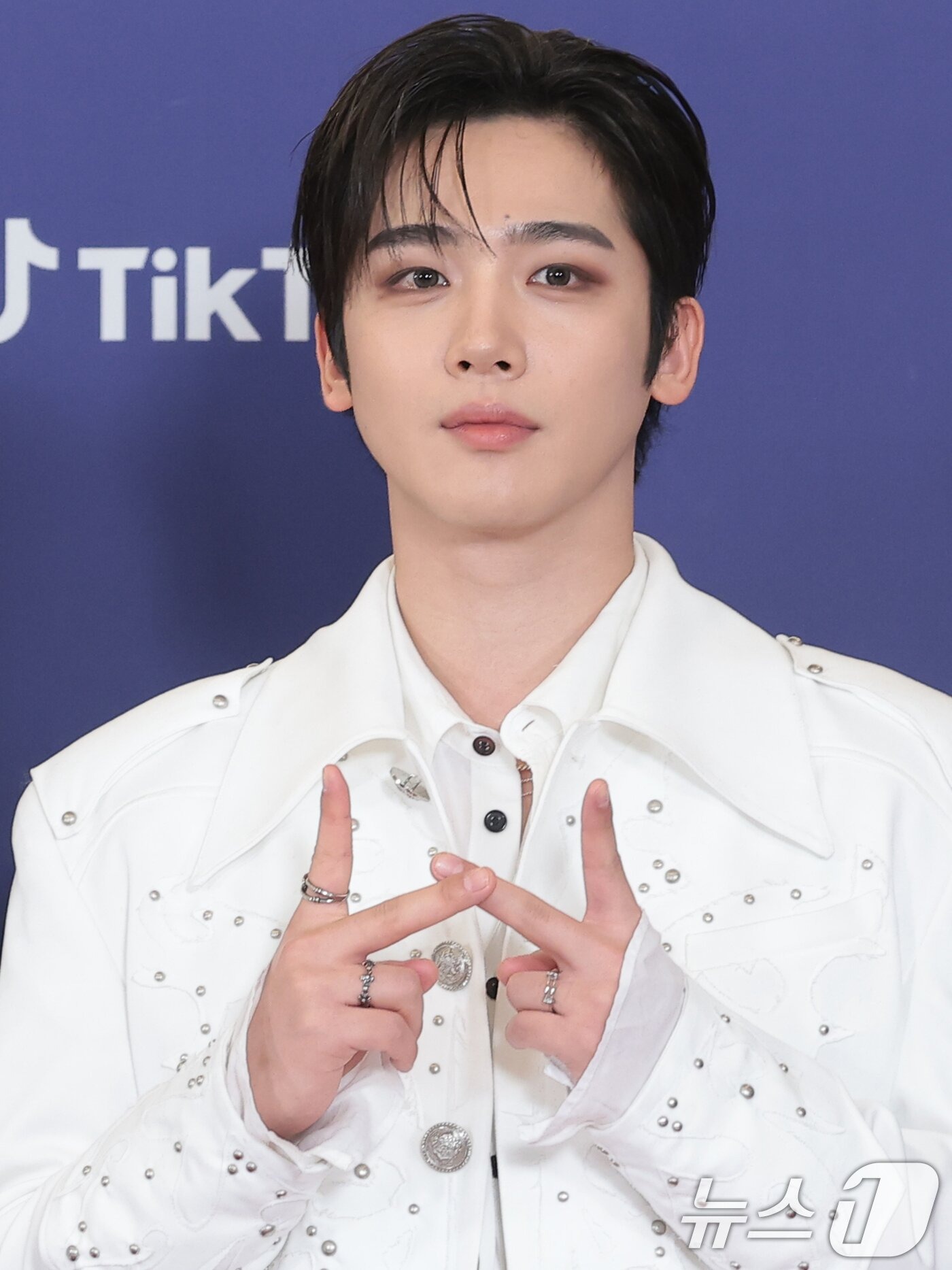 Thảm đỏ Hanteo Music Awards 2026: Tiffany (SNSD) rạng rỡ xinh hút hồn, át hết dàn mỹ nhân đàn em- Ảnh 22. Thảm đỏ Hanteo Music Awards 2026: Tiffany (SNSD) rạng rỡ xinh hút hồn, át hết dàn mỹ nhân đàn em- Ảnh 22.