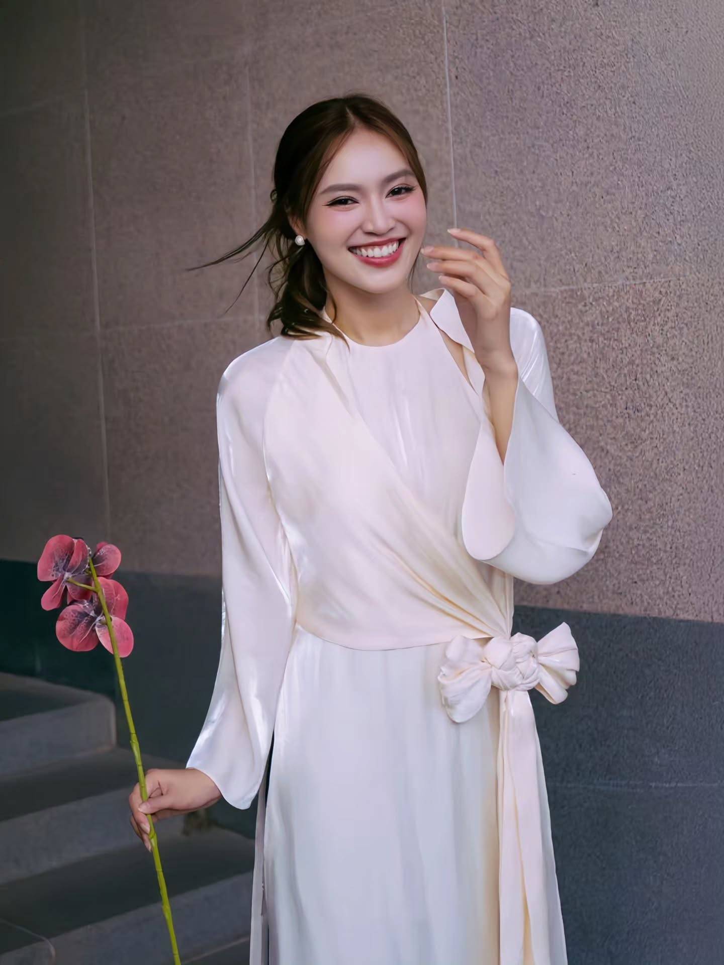 Mỹ nh&acirc;n tuổi Ngọ nổi tiếng nhất nh&igrave; showbiz Việt: U40 vẫn độc th&acirc;n nhưng v&ograve;ng eo con kiến lu&ocirc;n "đốt mắt" người kh&aacute;c, b&iacute; quyết nhờ 1 kiểu tập- Ảnh 2.