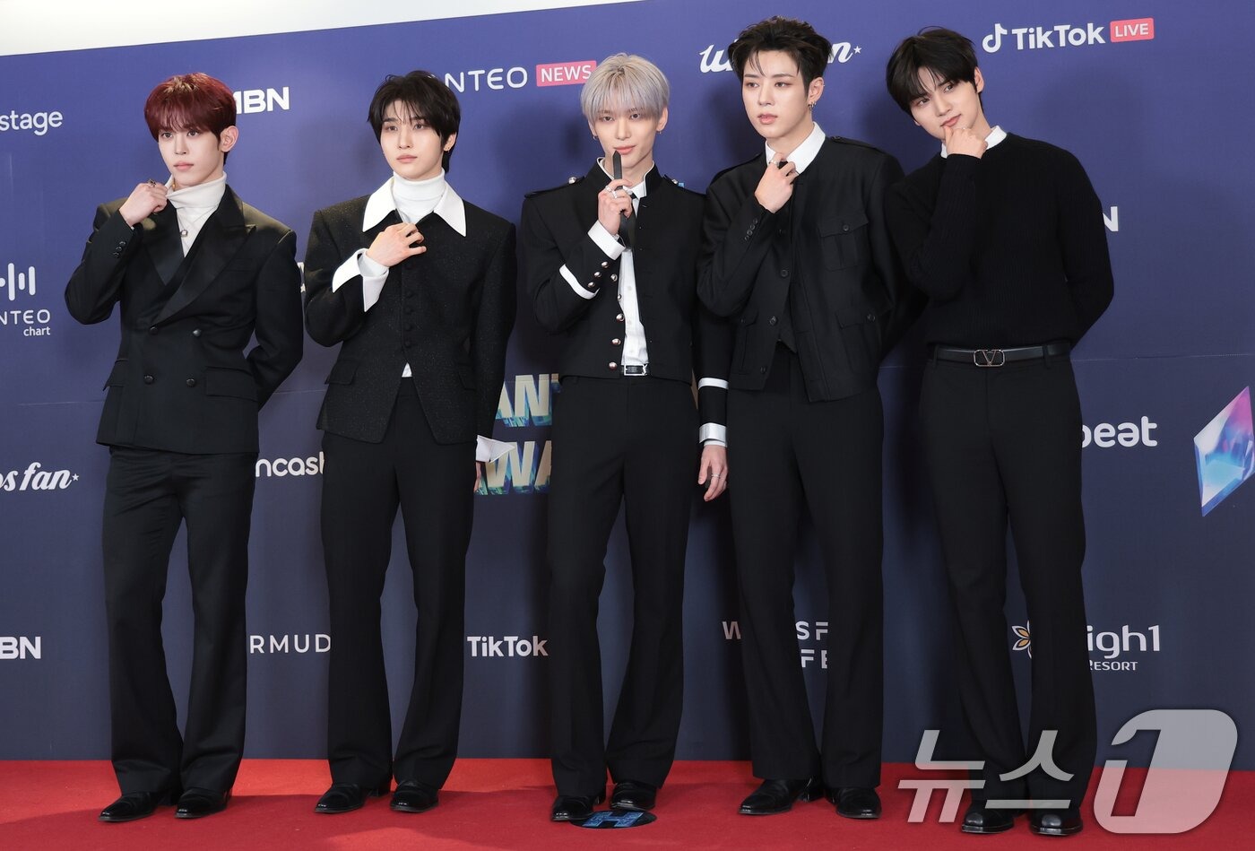 Thảm đỏ Hanteo Music Awards 2026: Tiffany (SNSD) rạng rỡ xinh hút hồn, át hết dàn mỹ nhân đàn em- Ảnh 27. Thảm đỏ Hanteo Music Awards 2026: Tiffany (SNSD) rạng rỡ xinh hút hồn, át hết dàn mỹ nhân đàn em- Ảnh 27.