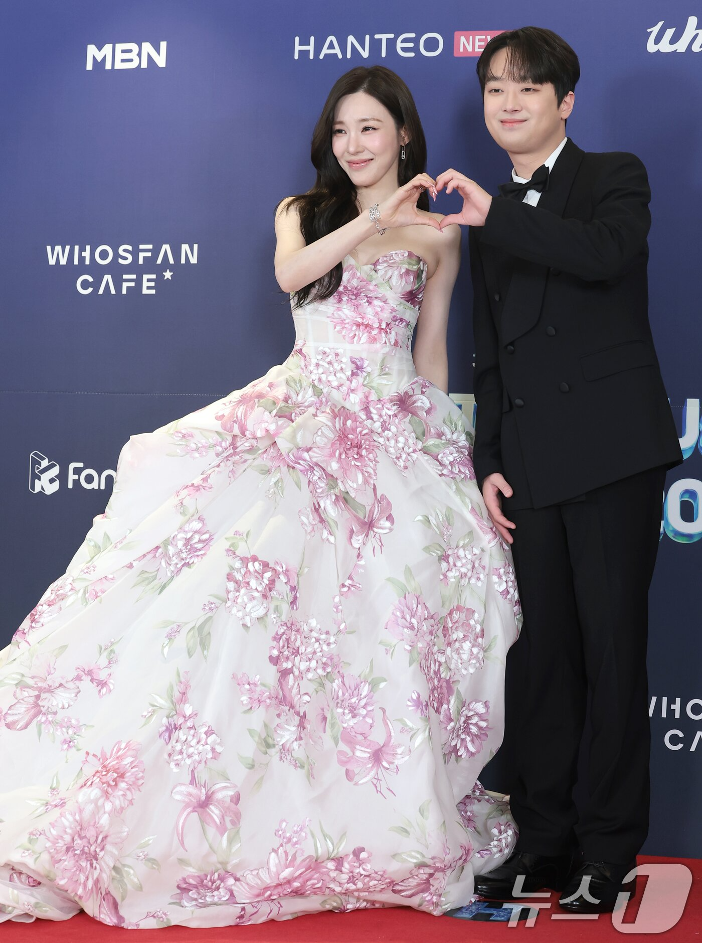 Thảm đỏ Hanteo Music Awards 2026: Tiffany (SNSD) rạng rỡ xinh hút hồn, át hết dàn mỹ nhân đàn em- Ảnh 1. Thảm đỏ Hanteo Music Awards 2026: Tiffany (SNSD) rạng rỡ xinh hút hồn, át hết dàn mỹ nhân đàn em- Ảnh 1.