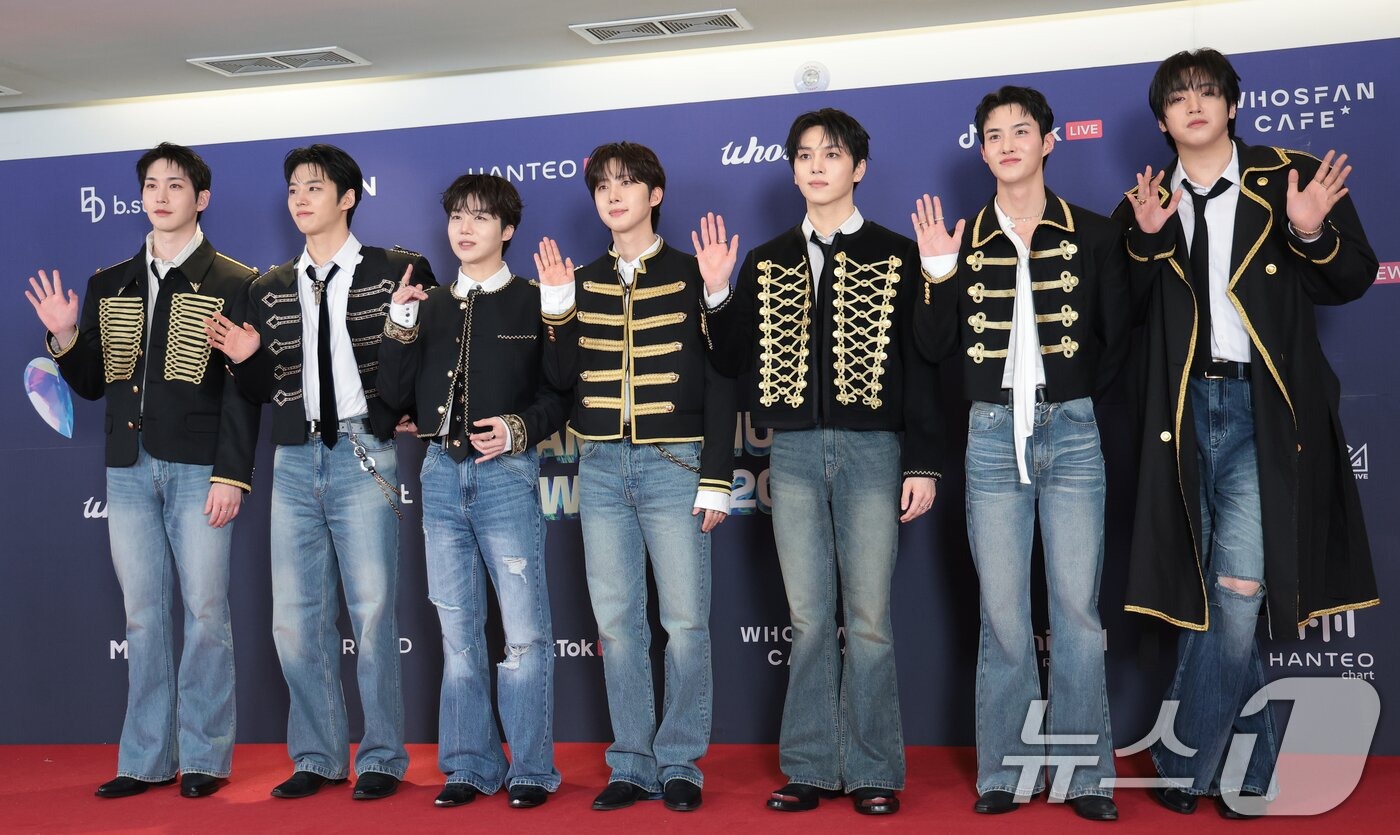 Thảm đỏ Hanteo Music Awards 2026: Tiffany (SNSD) rạng rỡ xinh hút hồn, át hết dàn mỹ nhân đàn em- Ảnh 20. Thảm đỏ Hanteo Music Awards 2026: Tiffany (SNSD) rạng rỡ xinh hút hồn, át hết dàn mỹ nhân đàn em- Ảnh 20.