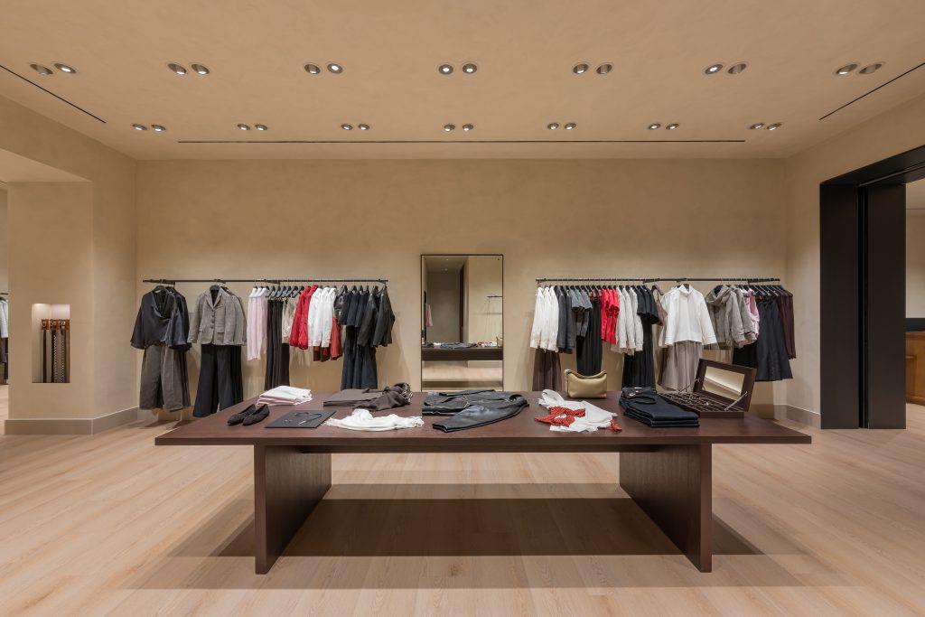 H&eacute; lộ kh&ocirc;ng gian cửa h&agrave;ng th&acirc;n thiện với m&ocirc;i trường của Massimo Dutti tại Crescent Mall- Ảnh 5.