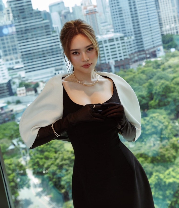 Mỹ nh&acirc;n tuổi Ngọ nổi tiếng nhất nh&igrave; showbiz Việt: U40 vẫn độc th&acirc;n nhưng v&ograve;ng eo con kiến lu&ocirc;n "đốt mắt" người kh&aacute;c, b&iacute; quyết nhờ 1 kiểu tập- Ảnh 6.