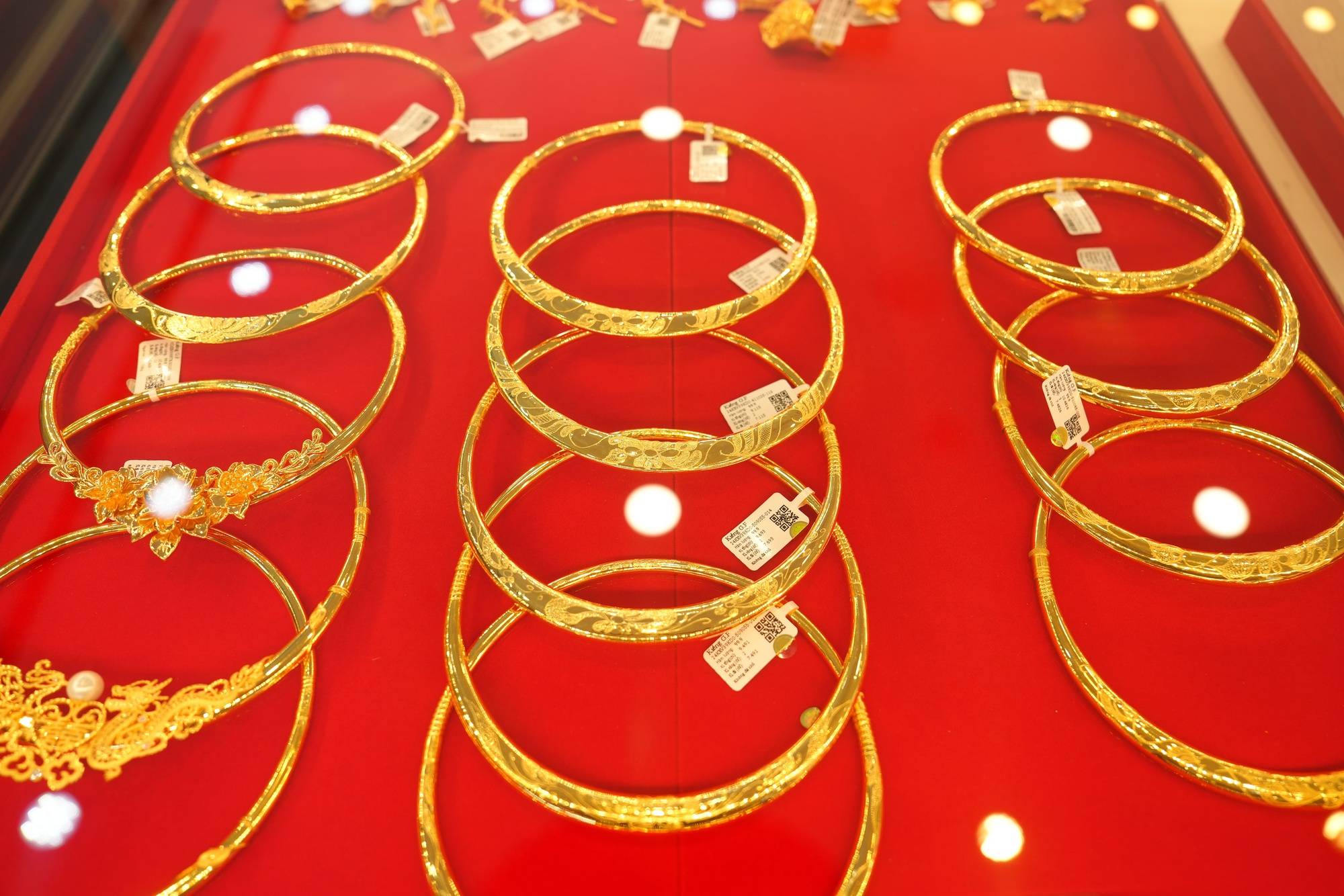 Gi&aacute; v&agrave;ng h&ocirc;m nay 15-2: Dự b&aacute;o mới nhất về v&agrave;ng những ng&agrave;y Tết- Ảnh 1.