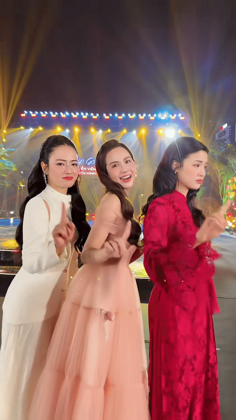 Huyền Lizzie đọ sắc với 2 đ&agrave;n em, netizen chắc nịch &ldquo;bộ 3 đẹp nhất VTV&rdquo; đ&acirc;y chứ đ&acirc;u- Ảnh 2.