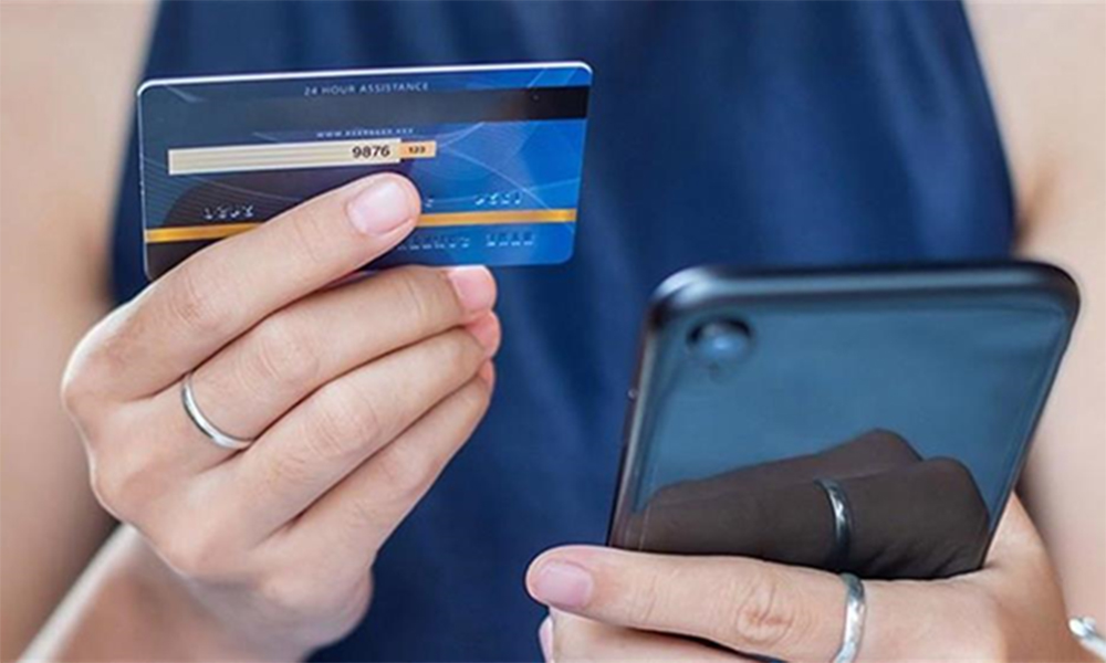 Đừng để mất sạch tiền trong t&agrave;i khoản khi du lịch Tết v&igrave; th&oacute;i quen n&agrave;y- Ảnh 2.