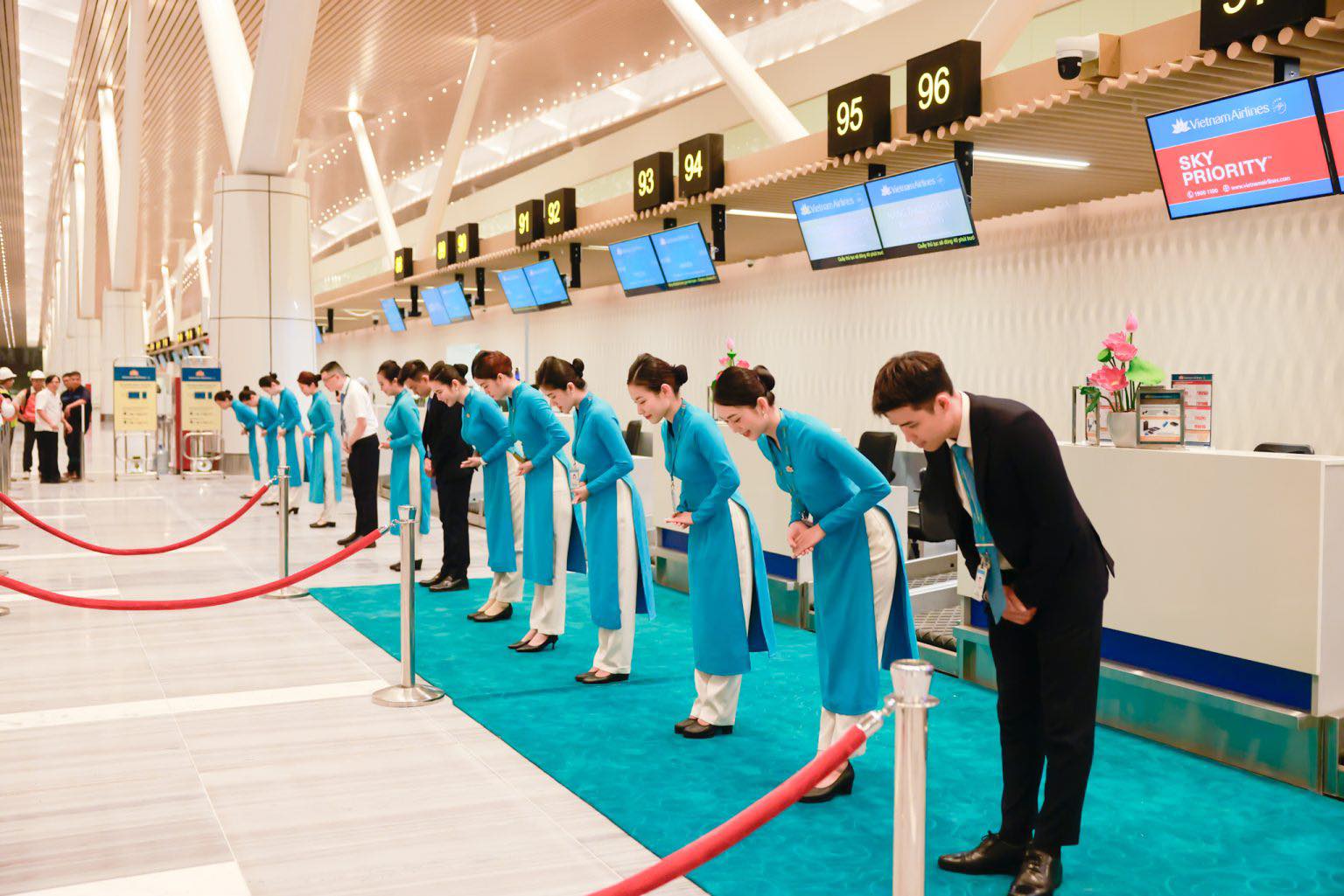 Vietnam Airlines mong được th&ocirc;ng cảm- Ảnh 2.