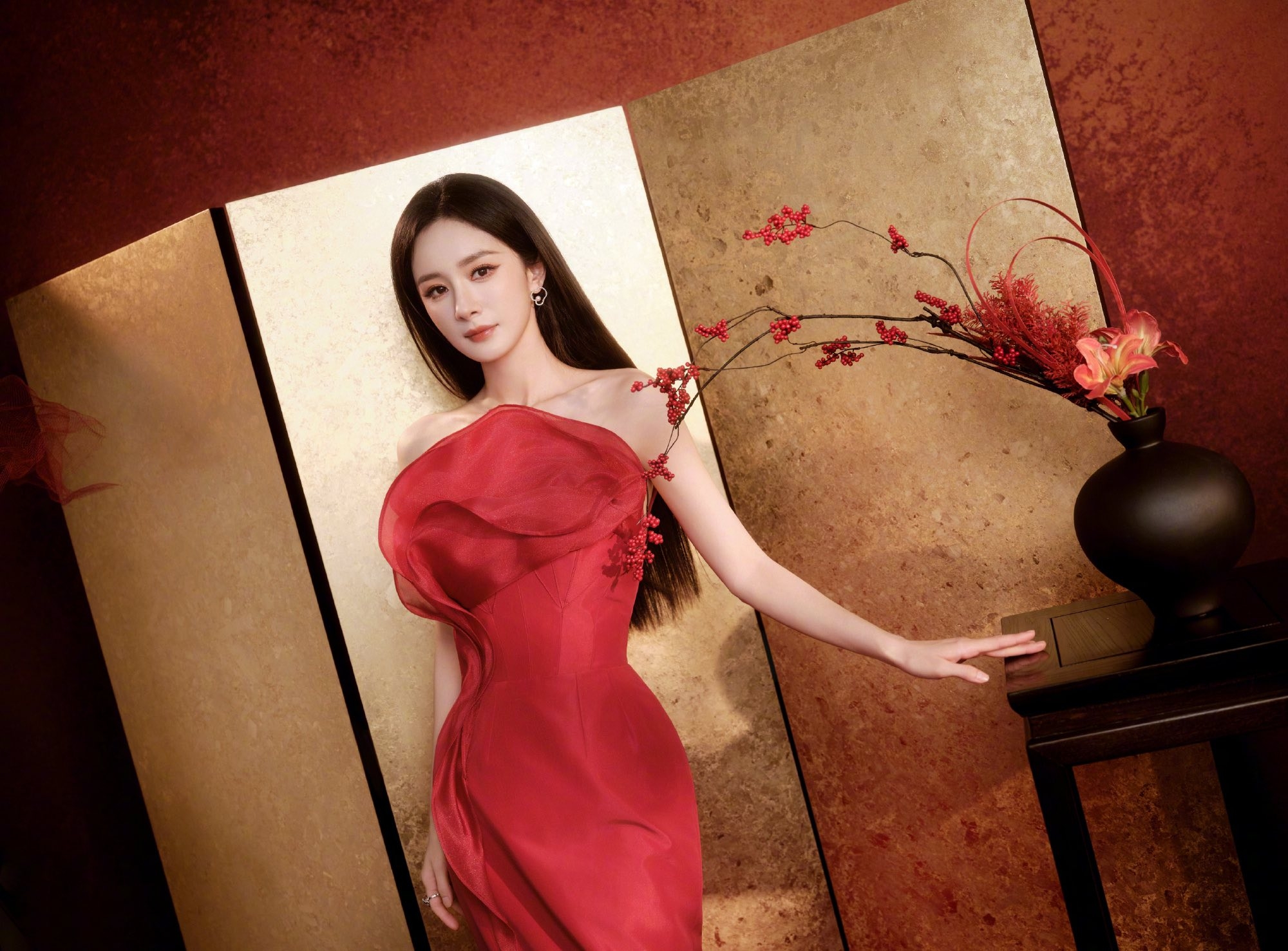 Đào mai nở rộ cũng thua mỹ nhân đẹp nhất 29 Tết: Visual nữ thần mùa xuân, càng ngắm càng vui phơi phới- Ảnh 2. Đào mai nở rộ cũng thua mỹ nhân đẹp nhất 29 Tết: Visual nữ thần mùa xuân, càng ngắm càng vui phơi phới- Ảnh 2.