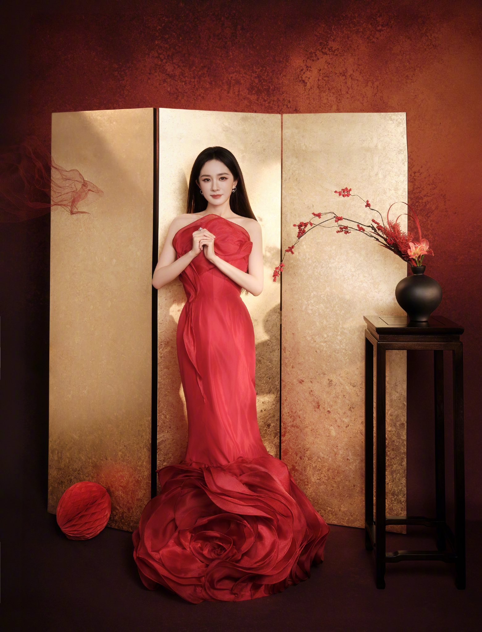 Đào mai nở rộ cũng thua mỹ nhân đẹp nhất 29 Tết: Visual nữ thần mùa xuân, càng ngắm càng vui phơi phới- Ảnh 7. Đào mai nở rộ cũng thua mỹ nhân đẹp nhất 29 Tết: Visual nữ thần mùa xuân, càng ngắm càng vui phơi phới- Ảnh 7.