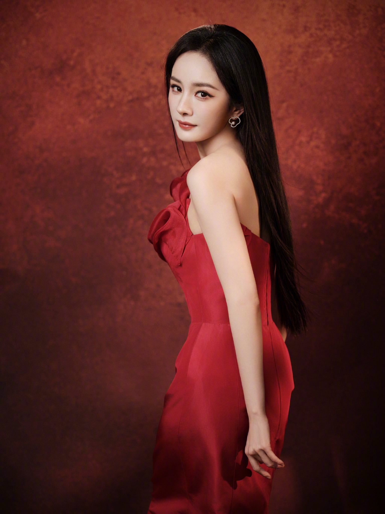 Đào mai nở rộ cũng thua mỹ nhân đẹp nhất 29 Tết: Visual nữ thần mùa xuân, càng ngắm càng vui phơi phới- Ảnh 15. Đào mai nở rộ cũng thua mỹ nhân đẹp nhất 29 Tết: Visual nữ thần mùa xuân, càng ngắm càng vui phơi phới- Ảnh 15.