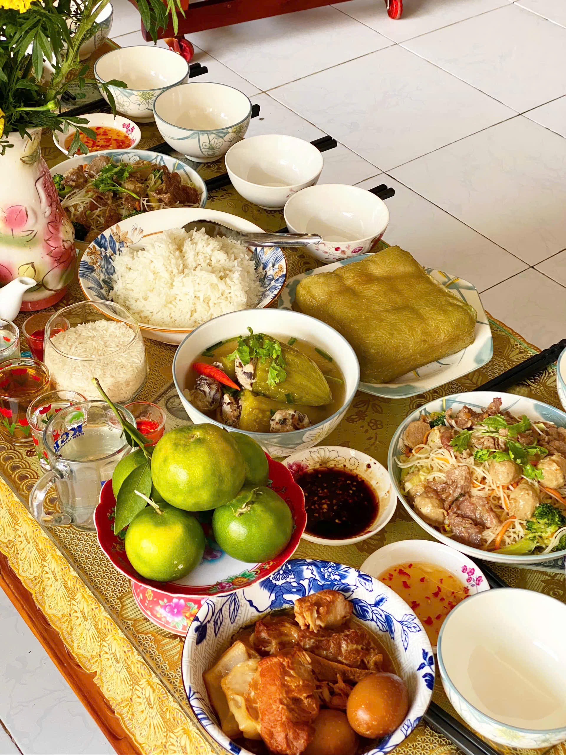 29 Tết, loạt si&ecirc;u phẩm cơm tất ni&ecirc;n tr&igrave;nh l&agrave;ng: H&agrave; Tĩnh c&uacute;ng mực, Hải Ph&ograve;ng c&oacute; chả rươi- Ảnh 18.