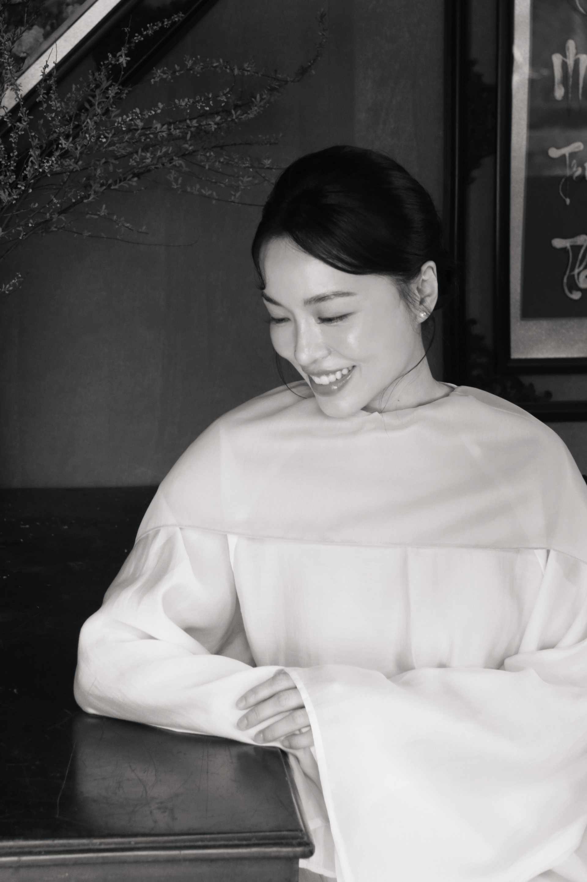 H&agrave; Tr&uacute;c: C&oacute; thời gian chỉ cần 1 c&acirc;u n&oacute;i của chồng v&agrave; mẹ cũng l&agrave;m m&igrave;nh bật kh&oacute;c- Ảnh 8.