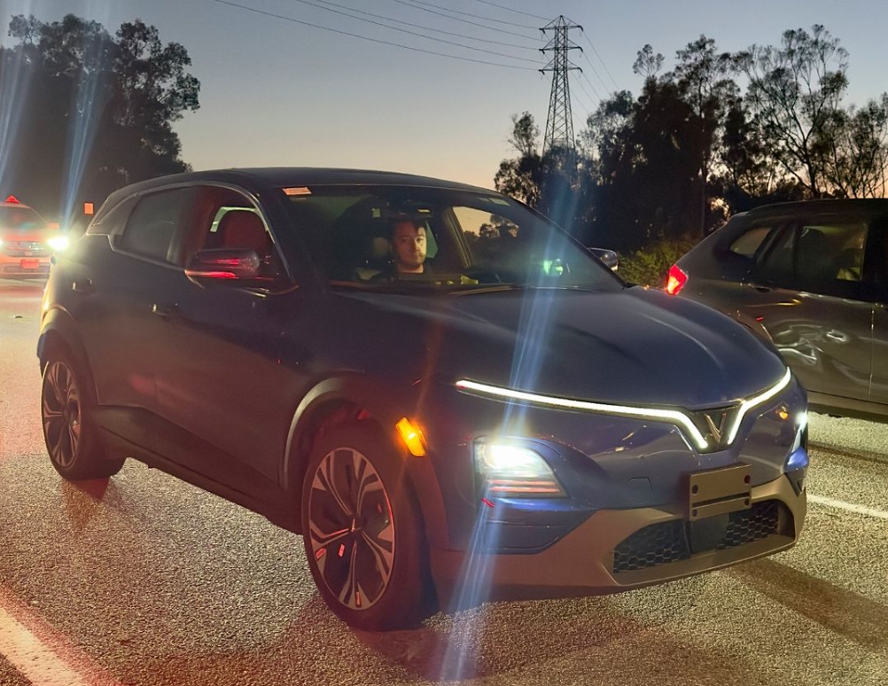 VinFast VF 7 tiếp tục được bắt gặp tr&ecirc;n đường phố Mỹ- Ảnh 2.