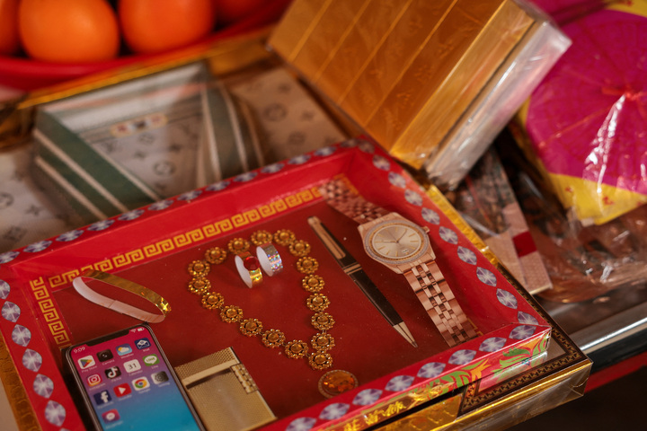 Đường phố khắp năm ch&acirc;u lung linh ch&agrave;o đ&oacute;n năm mới B&iacute;nh Ngọ- Ảnh 17.