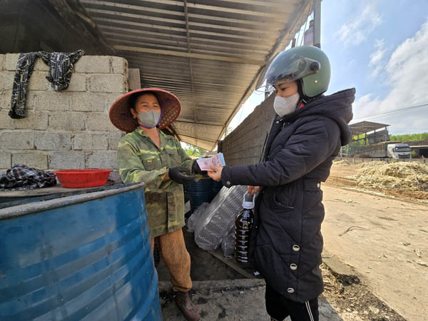 Nghệ An: Làng nấu mật mía xã Nghĩa Hành tất bật ngày giáp Tết- Ảnh 12. Nghệ An: Làng nấu mật mía xã Nghĩa Hành tất bật ngày giáp Tết- Ảnh 12.