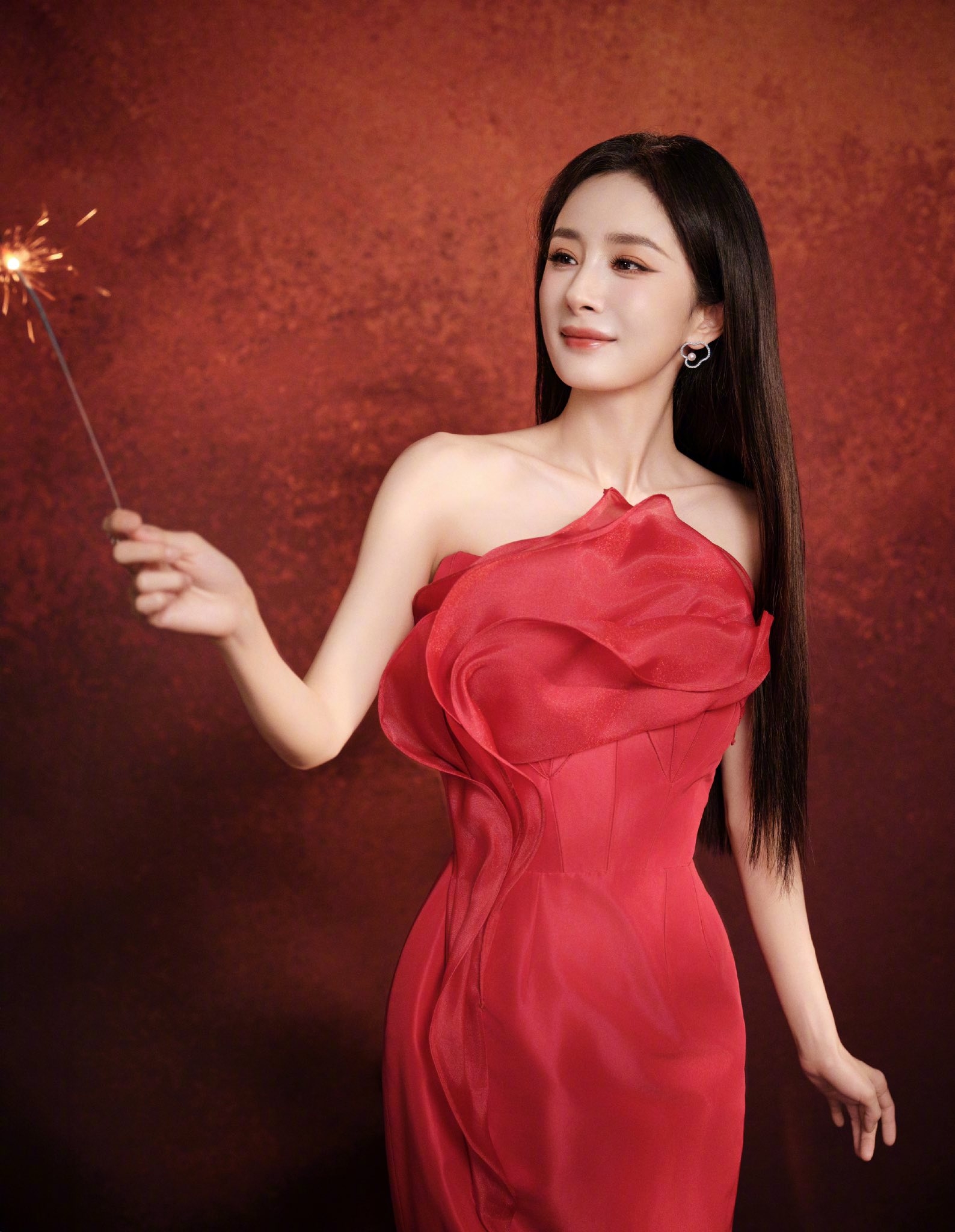 Đào mai nở rộ cũng thua mỹ nhân đẹp nhất 29 Tết: Visual nữ thần mùa xuân, càng ngắm càng vui phơi phới- Ảnh 11. Đào mai nở rộ cũng thua mỹ nhân đẹp nhất 29 Tết: Visual nữ thần mùa xuân, càng ngắm càng vui phơi phới- Ảnh 11.