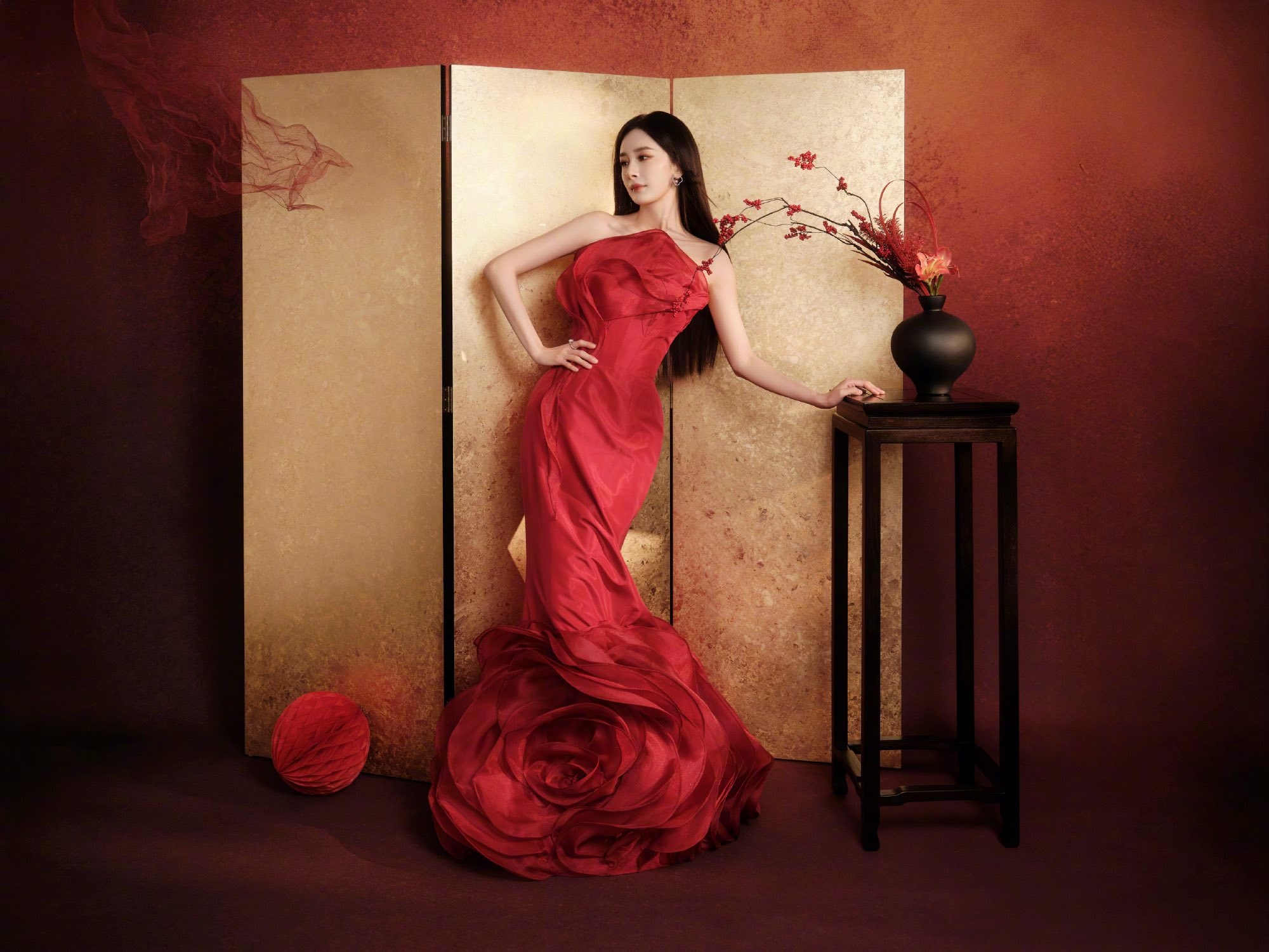 Đào mai nở rộ cũng thua mỹ nhân đẹp nhất 29 Tết: Visual nữ thần mùa xuân, càng ngắm càng vui phơi phới- Ảnh 3. Đào mai nở rộ cũng thua mỹ nhân đẹp nhất 29 Tết: Visual nữ thần mùa xuân, càng ngắm càng vui phơi phới- Ảnh 3.