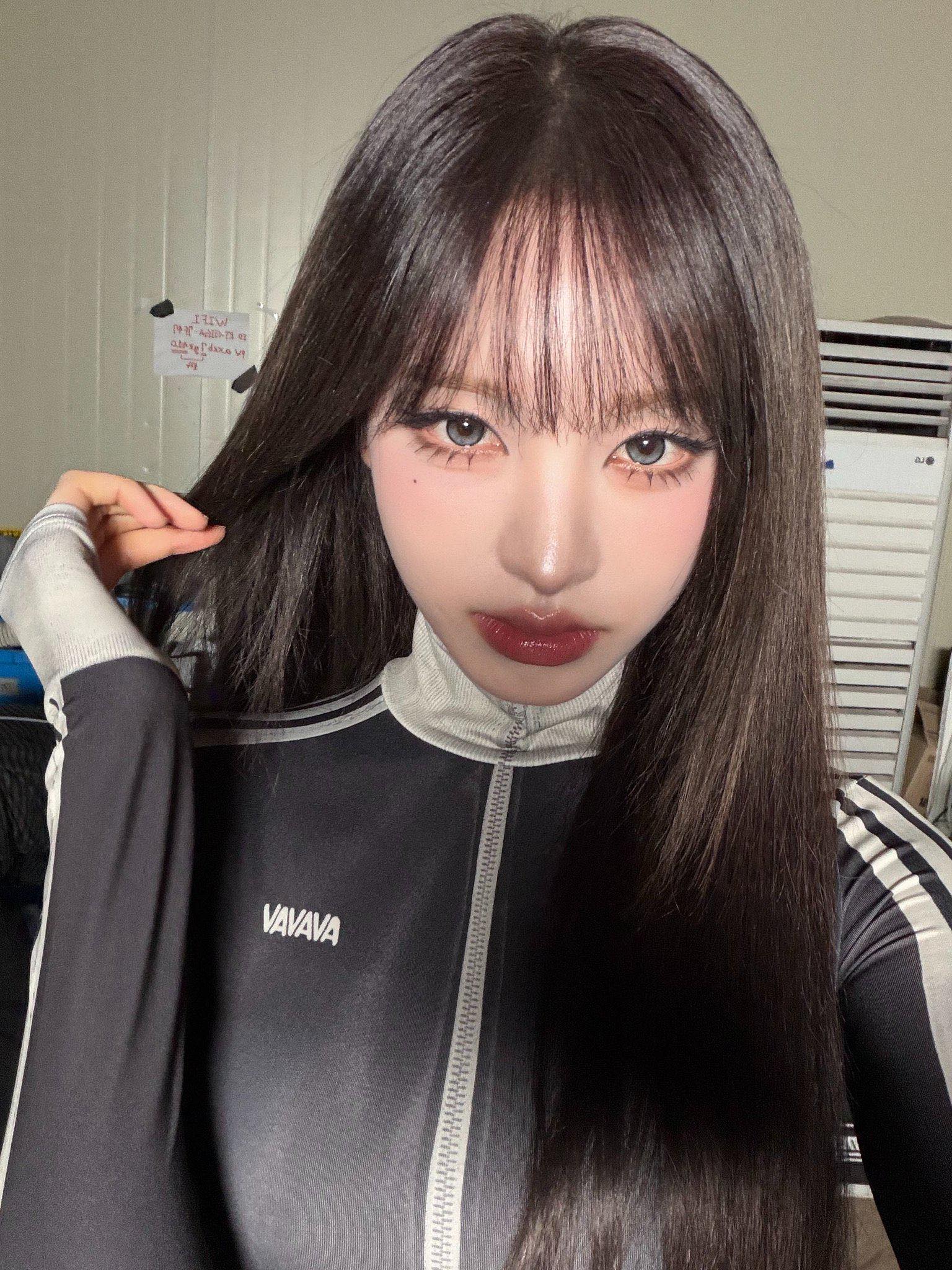 Đ&acirc;y l&agrave; Jang Wonyoung hay bản sao v&ocirc; t&iacute;nh thế: Mọi c&aacute;i đẹp giống nhau như đ&uacute;c, ch&iacute;nh chủ sắp bị thay thế chưa?- Ảnh 5.