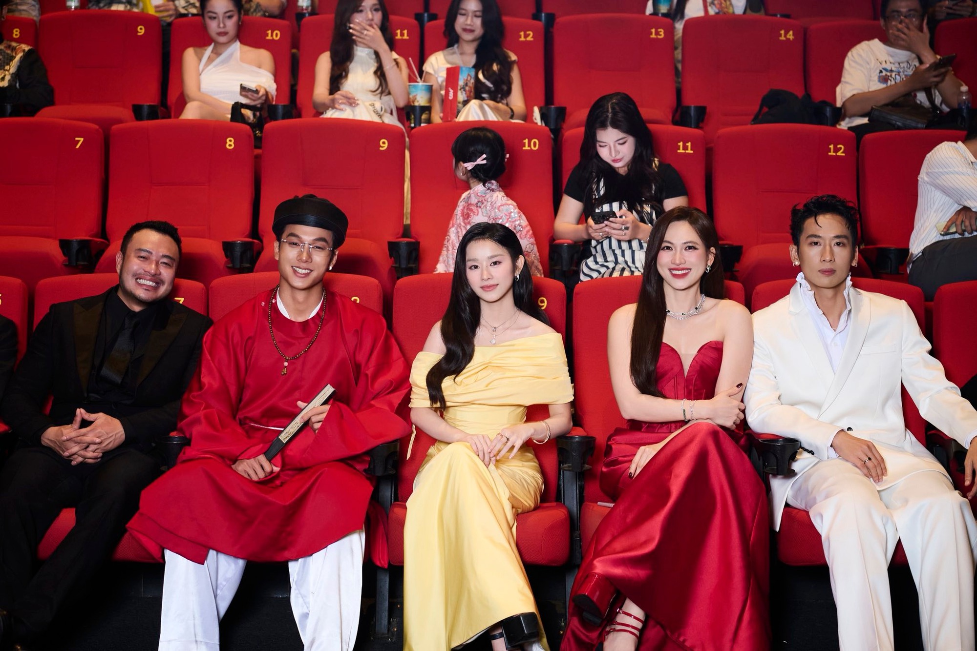 Phim Việt có tổ hợp visual bùng cháy xứng đáng nổi tiếng hơn, nữ chính được tung hô “đẹp nhất Việt Nam” cũng chả sai- Ảnh 7.