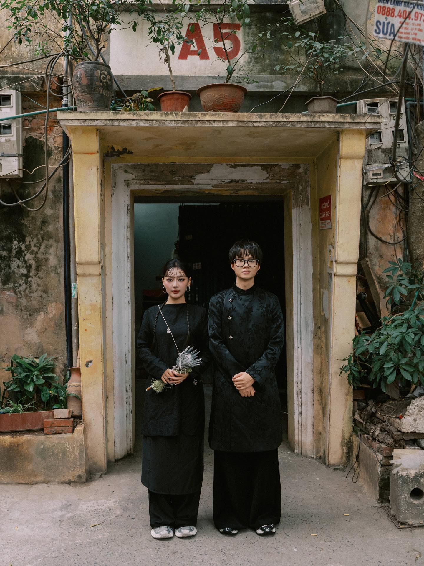 Rapper Vbiz tung trọn bộ ảnh đ&aacute;m hỏi độc lạ b&ecirc;n bạn g&aacute;i quản l&yacute;- Ảnh 10.