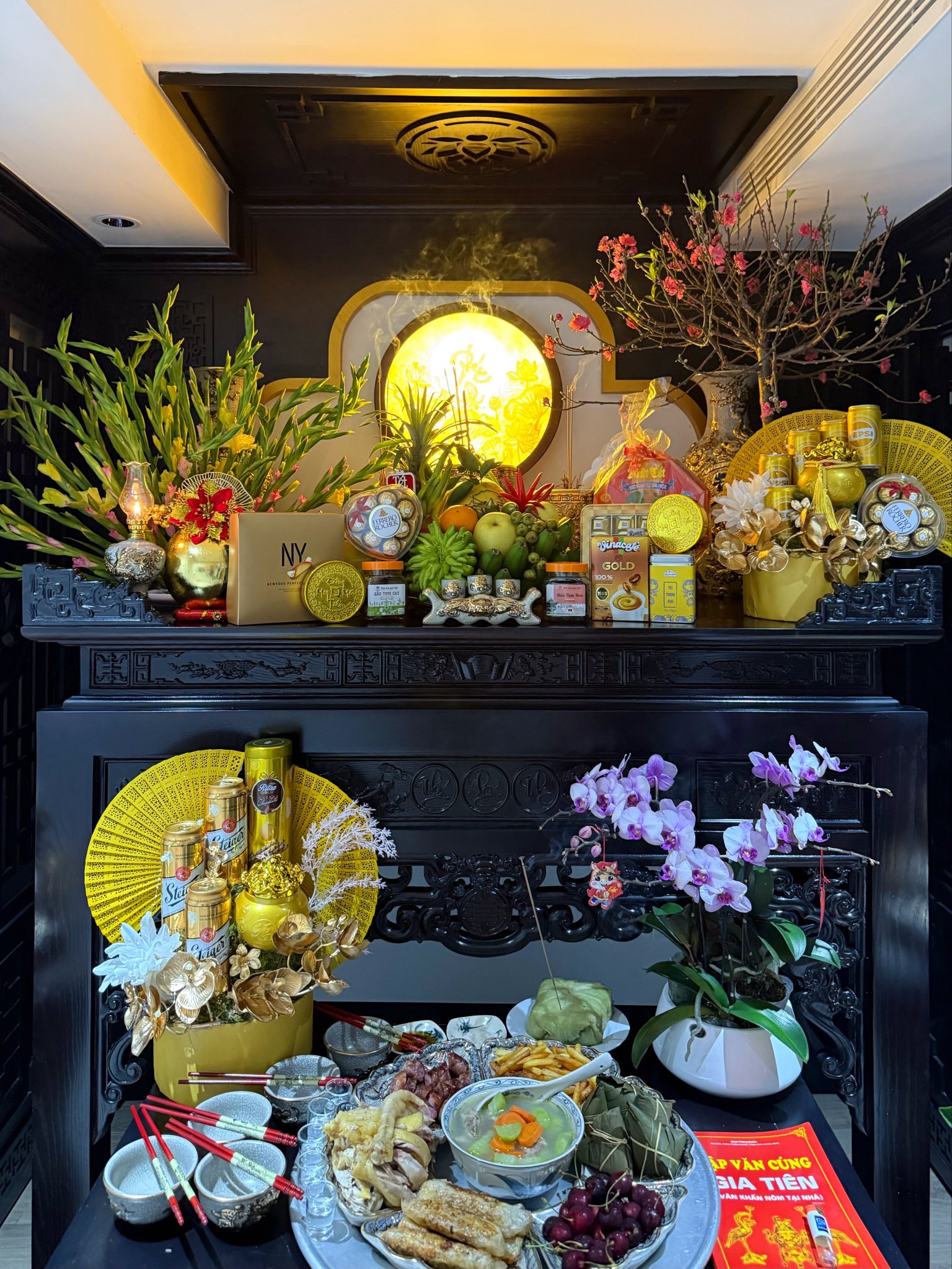 Cận cảnh ban thờ Tết 