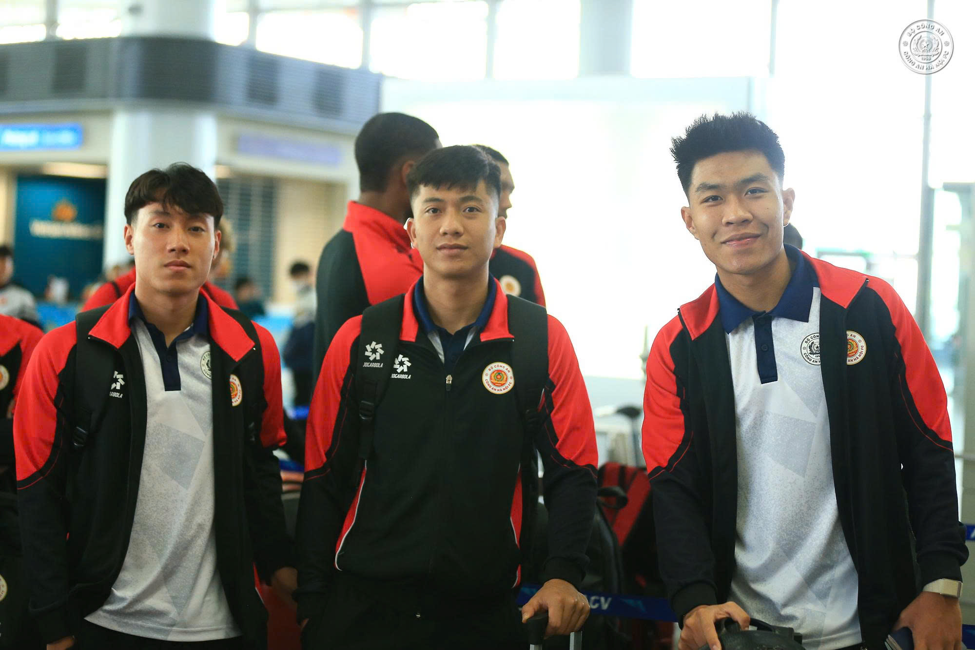 Đ&igrave;nh Bắc, Quang Hải bảnh bao l&ecirc;n đường đi thi đấu, năm nay đ&oacute;n Tết ở nước ngo&agrave;i- Ảnh 3.