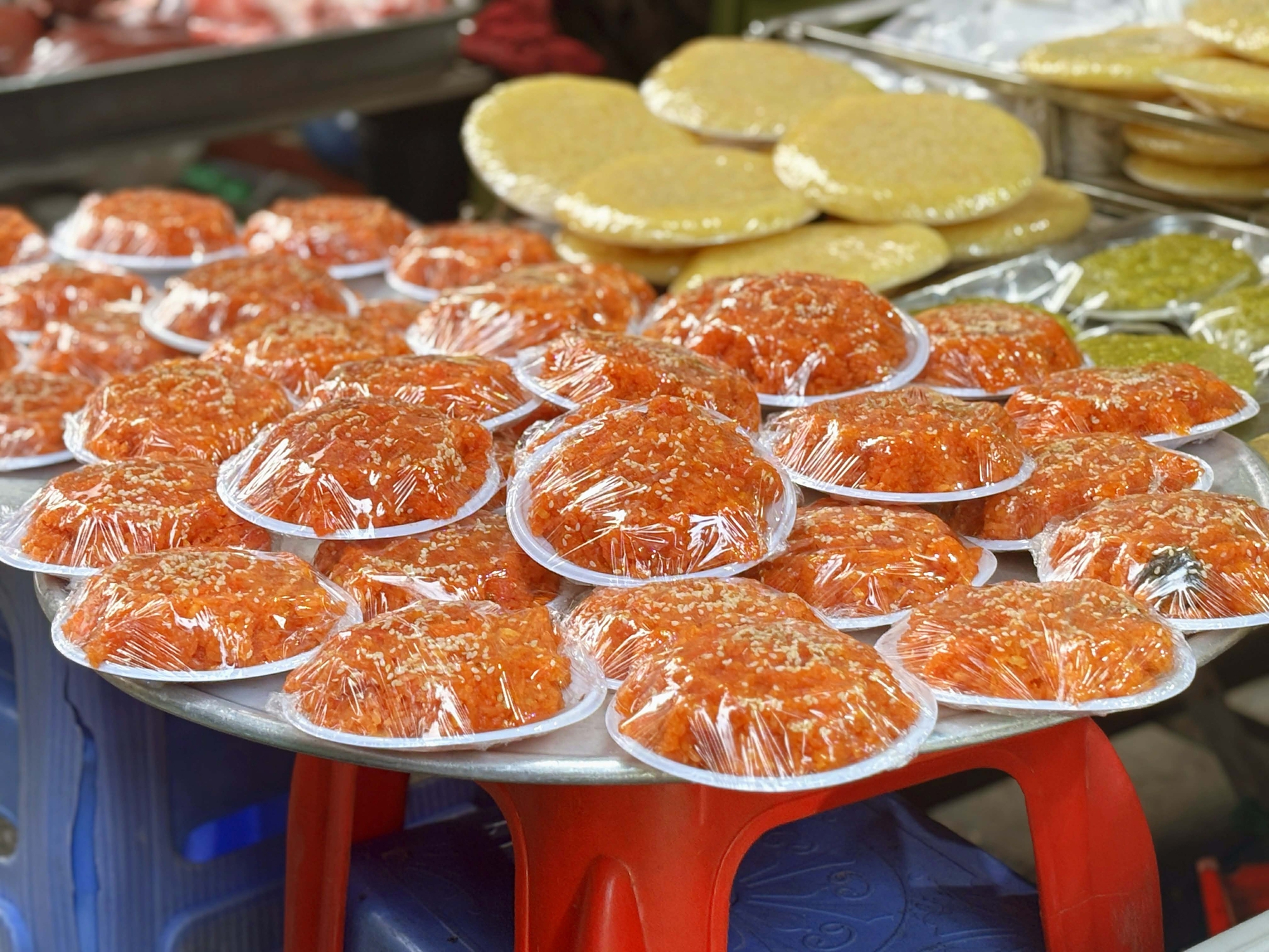 29 Tết: Không phải Hàng Bè, đây mới là nên cần đến nếu muốn tìm kiếm những nét truyền thống của Tết xưa- Ảnh 1. 29 Tết: Không phải Hàng Bè, đây mới là nên cần đến nếu muốn tìm kiếm những nét truyền thống của Tết xưa- Ảnh 1.