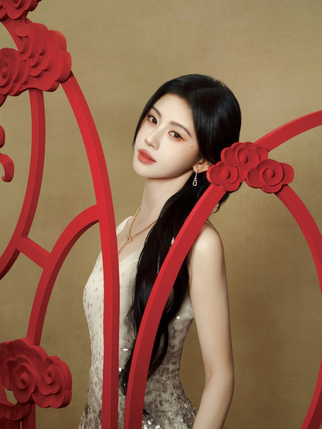 Khen mỹ nhân này đẹp nhất Tết 2026 có quá không trời: Visual nét căng đã con mắt, ngắm xong may mắn cả năm- Ảnh 10. Khen mỹ nhân này đẹp nhất Tết 2026 có quá không trời: Visual nét căng đã con mắt, ngắm xong may mắn cả năm- Ảnh 10.