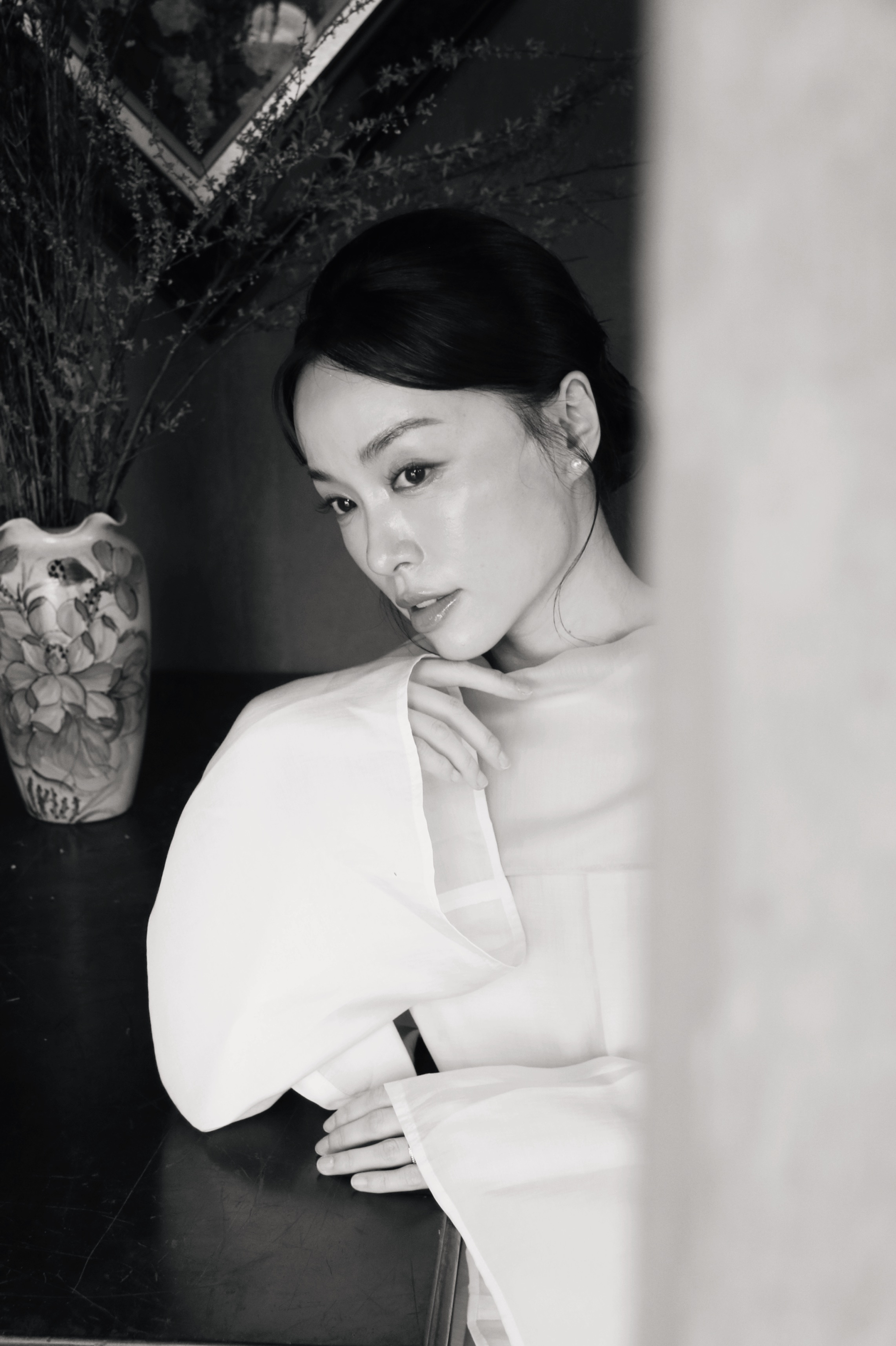 H&agrave; Tr&uacute;c: C&oacute; thời gian chỉ cần 1 c&acirc;u n&oacute;i của chồng v&agrave; mẹ cũng l&agrave;m m&igrave;nh bật kh&oacute;c- Ảnh 2.